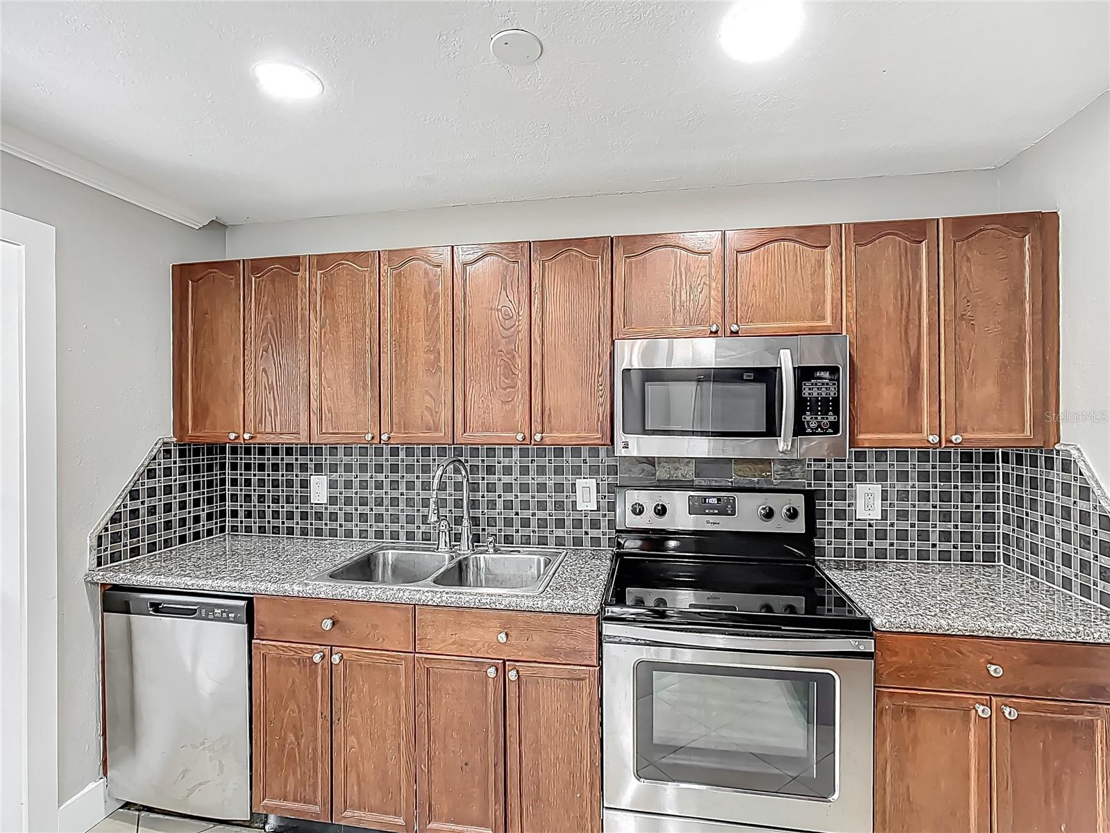 3702 W REYNOLDS ST, PLANT CITY, FL, 33563