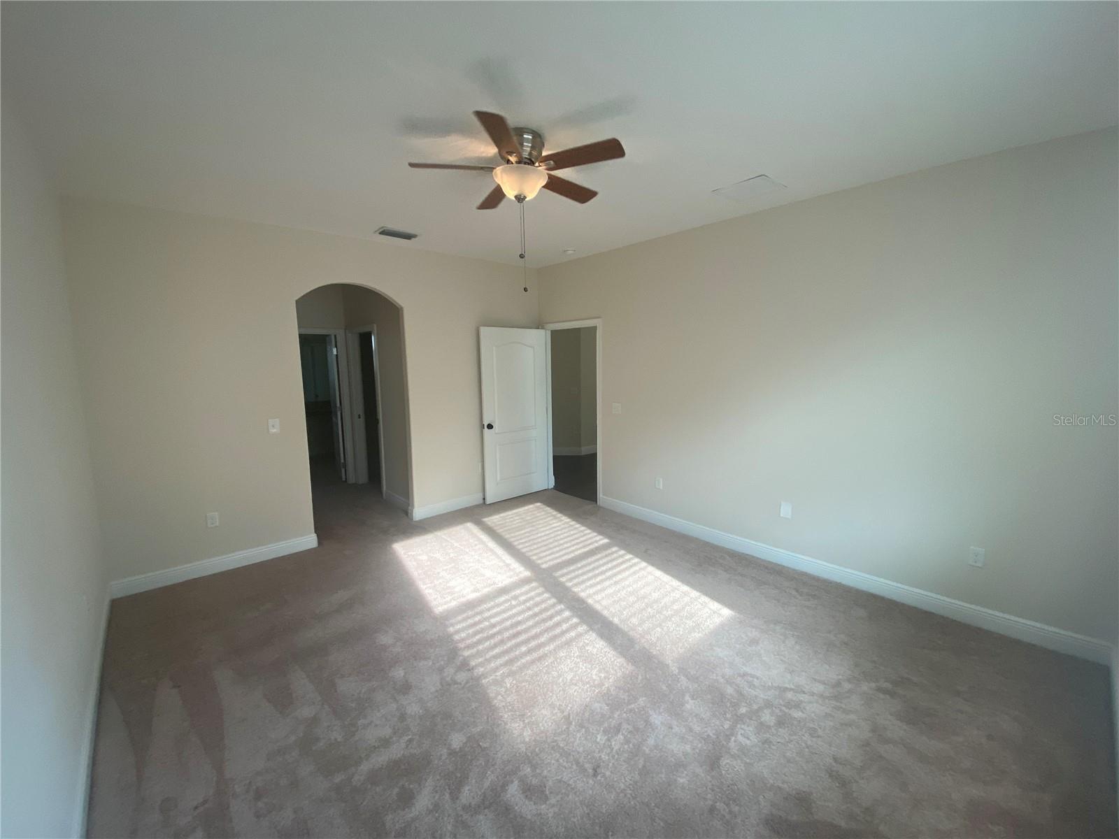 33907 EMERALD POND LOOP, LEESBURG, FL, 34788