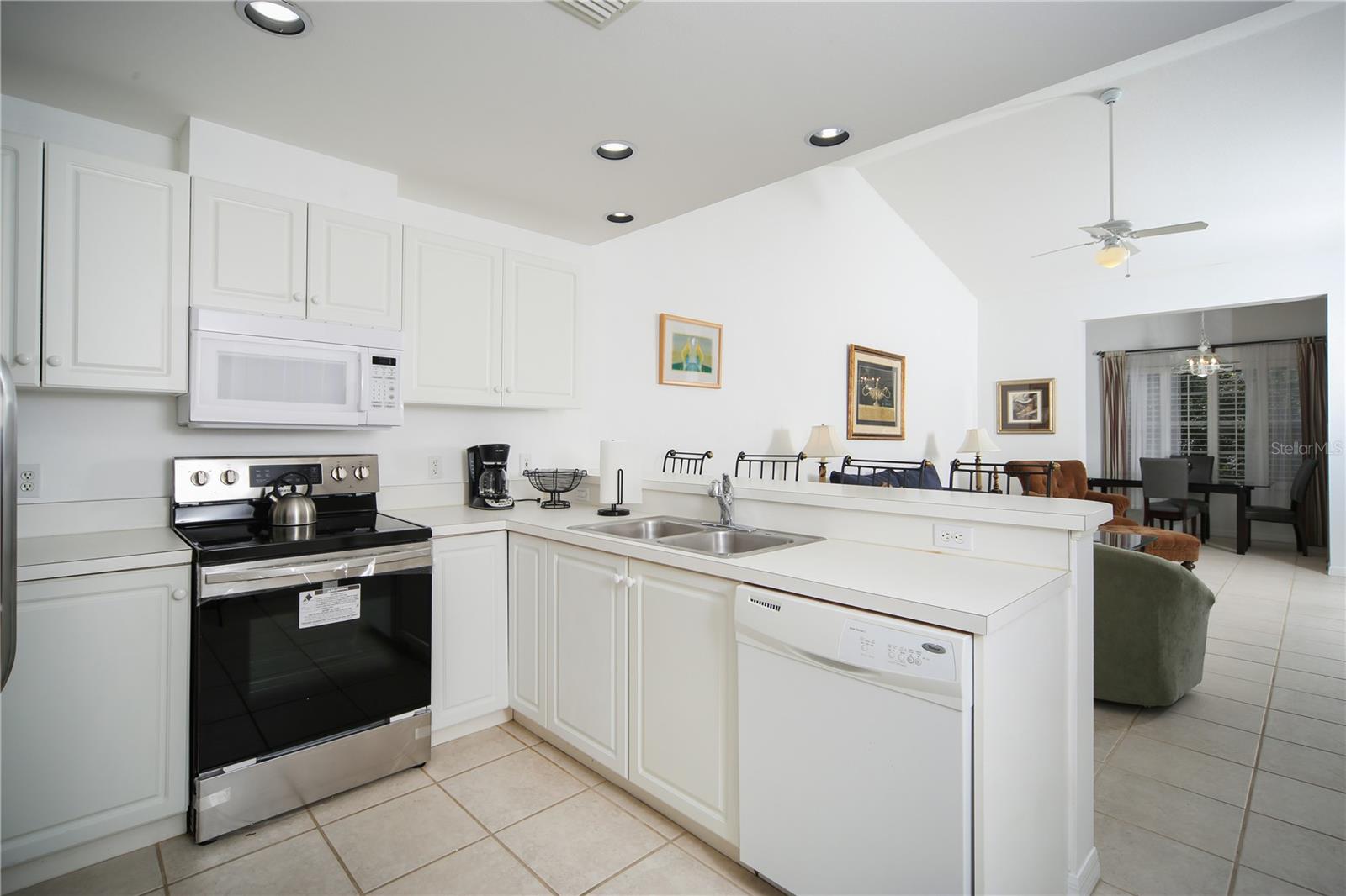 3702 54TH DR W #202, BRADENTON, FL, 34210