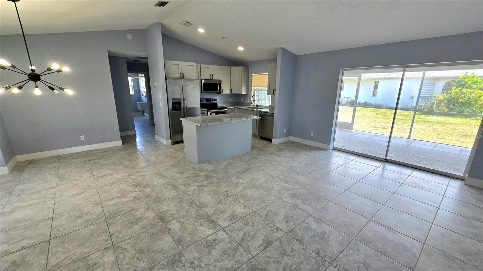 18519 ALPHONSE CIR, PORT CHARLOTTE, FL, 33948