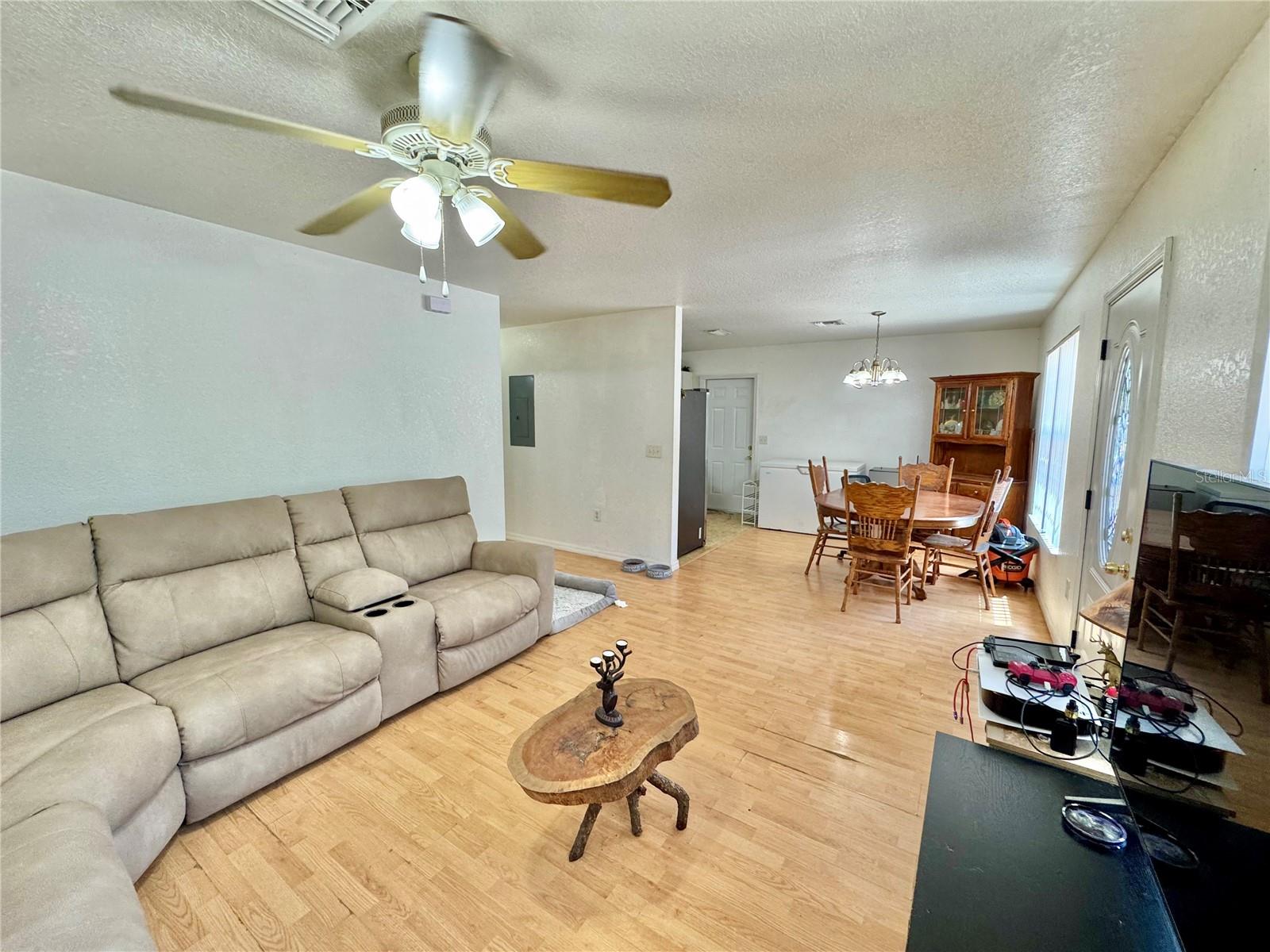 40226 PALM ST, LADY LAKE, FL, 32159