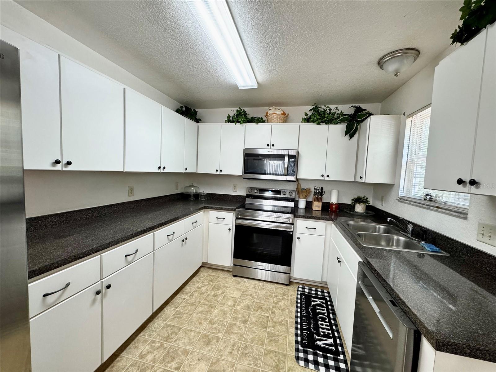 40226 PALM ST, LADY LAKE, FL, 32159