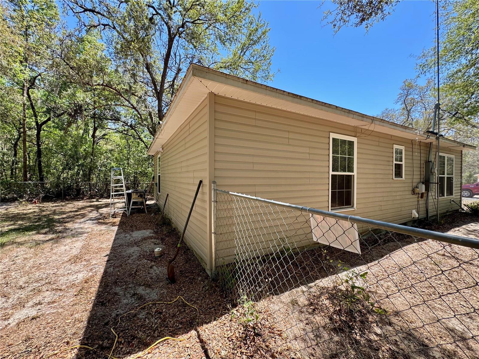 40226 PALM ST, LADY LAKE, FL, 32159