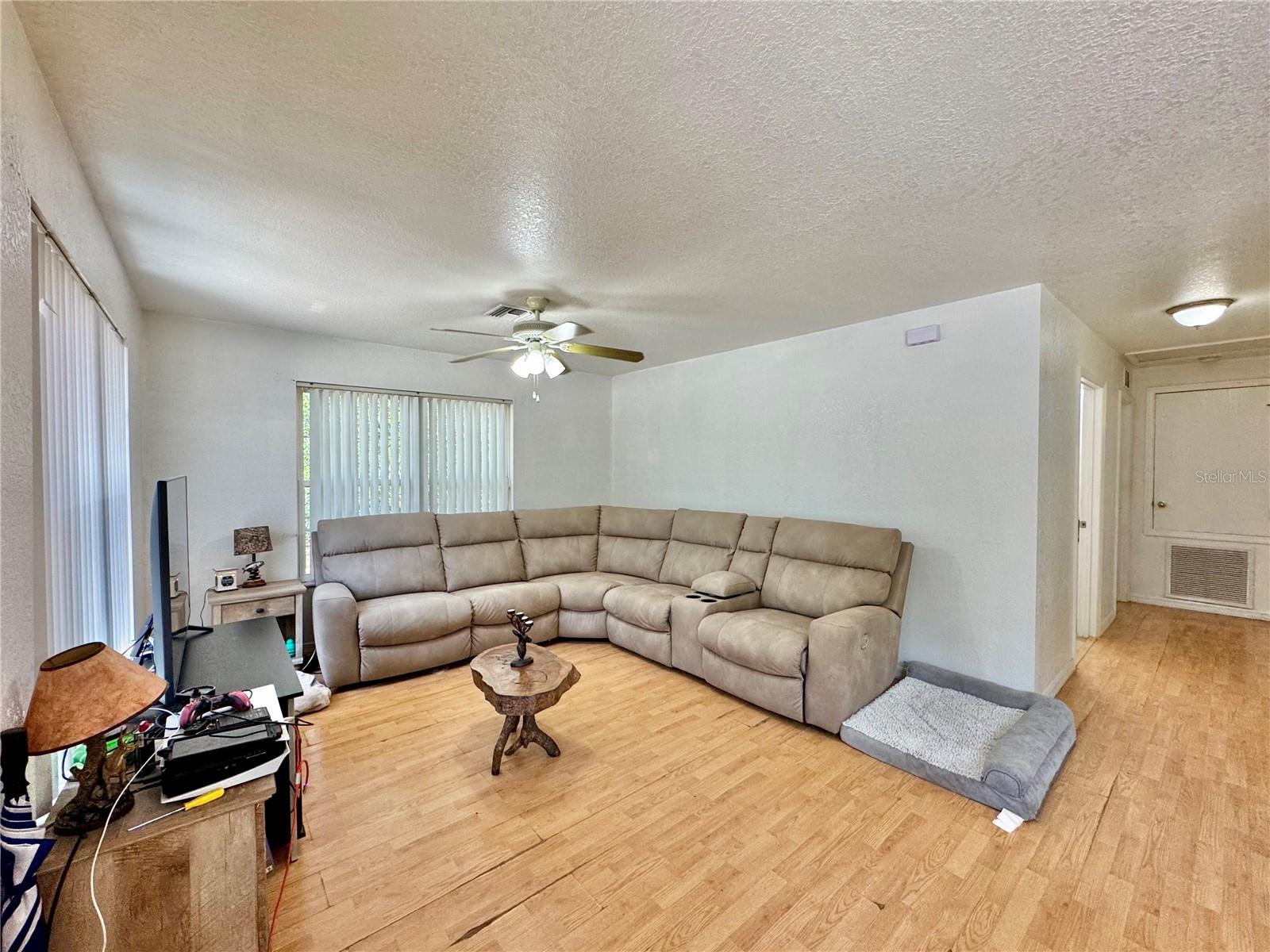 40226 PALM ST, LADY LAKE, FL, 32159