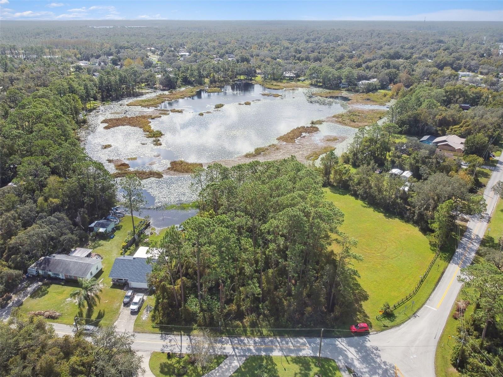 2417 E LAKE DR, DELAND, FL, 32724