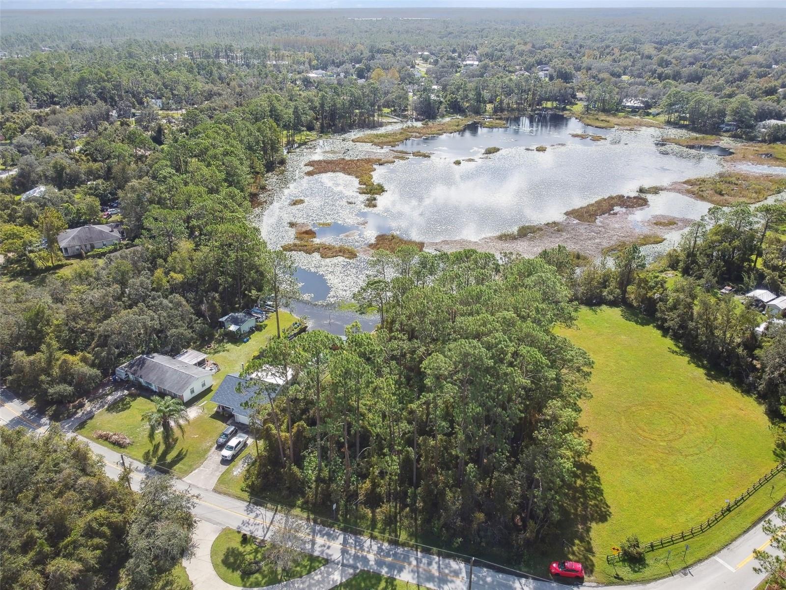 2417 E LAKE DR, DELAND, FL, 32724