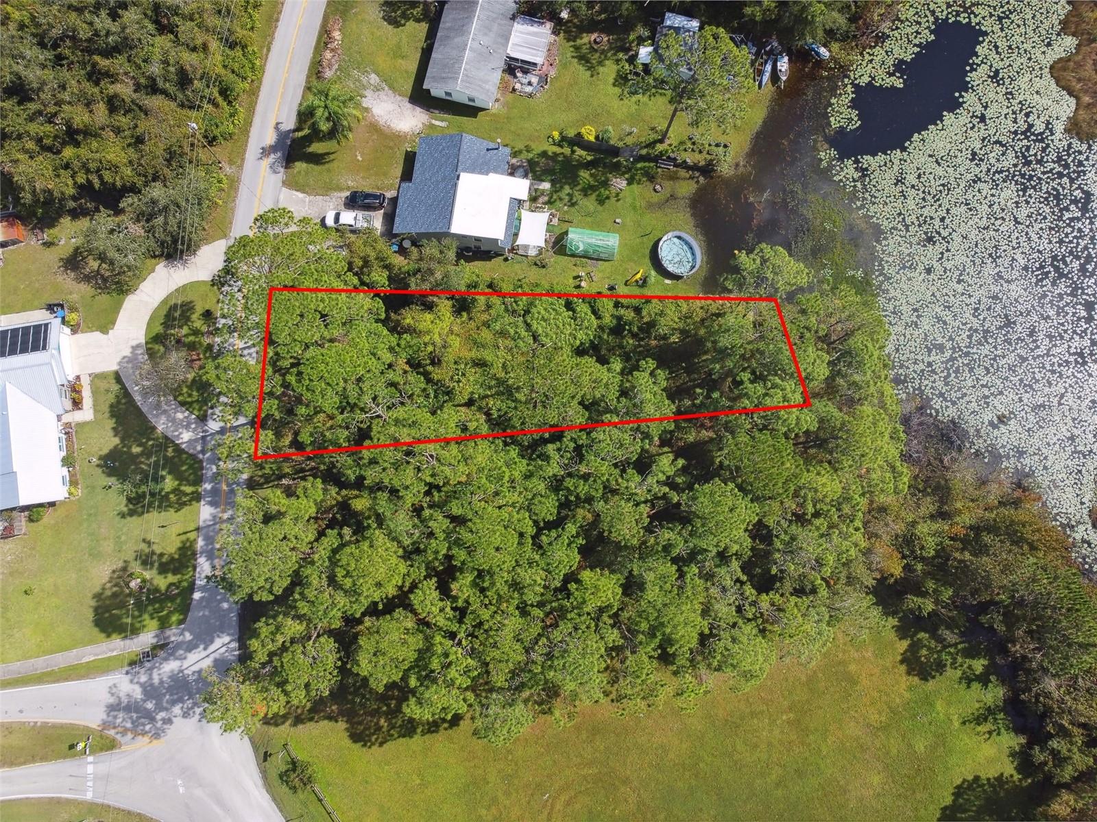 2417 E LAKE DR, DELAND, FL, 32724