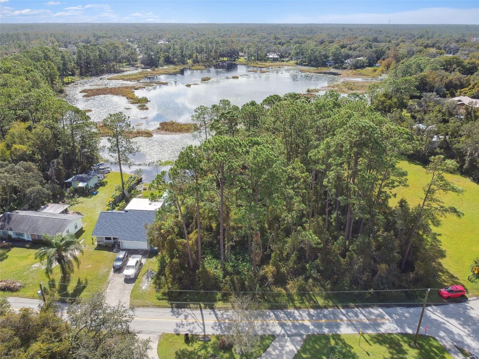 2417 E LAKE DR, DELAND, FL, 32724