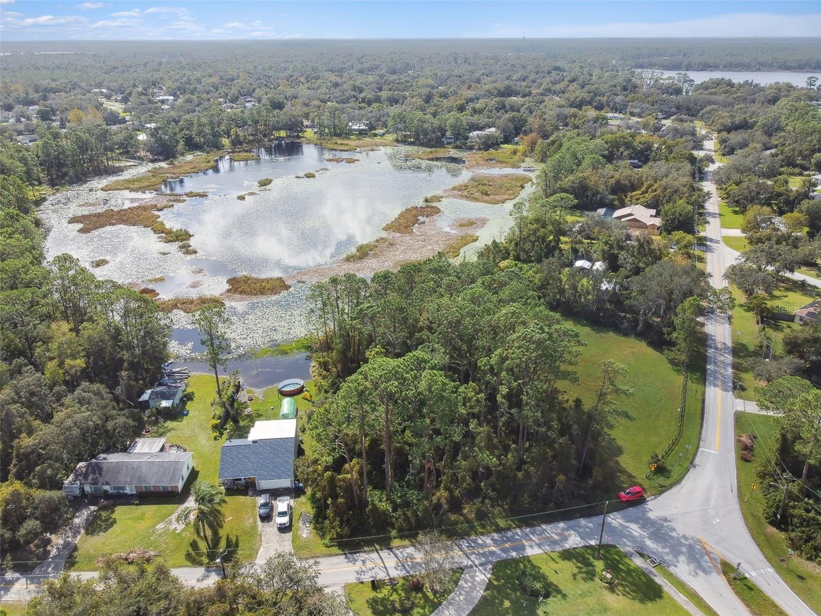 2417 E LAKE DR, DELAND, FL, 32724