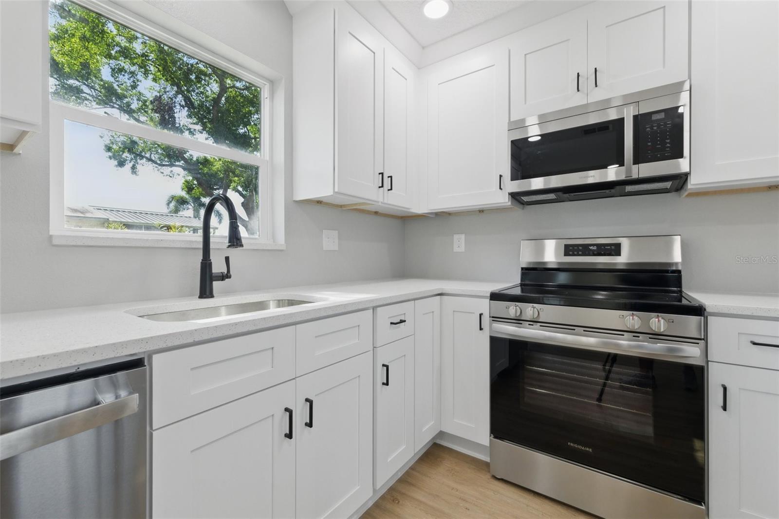 10404 OAKHAVEN DR, PINELLAS PARK, FL, 33782