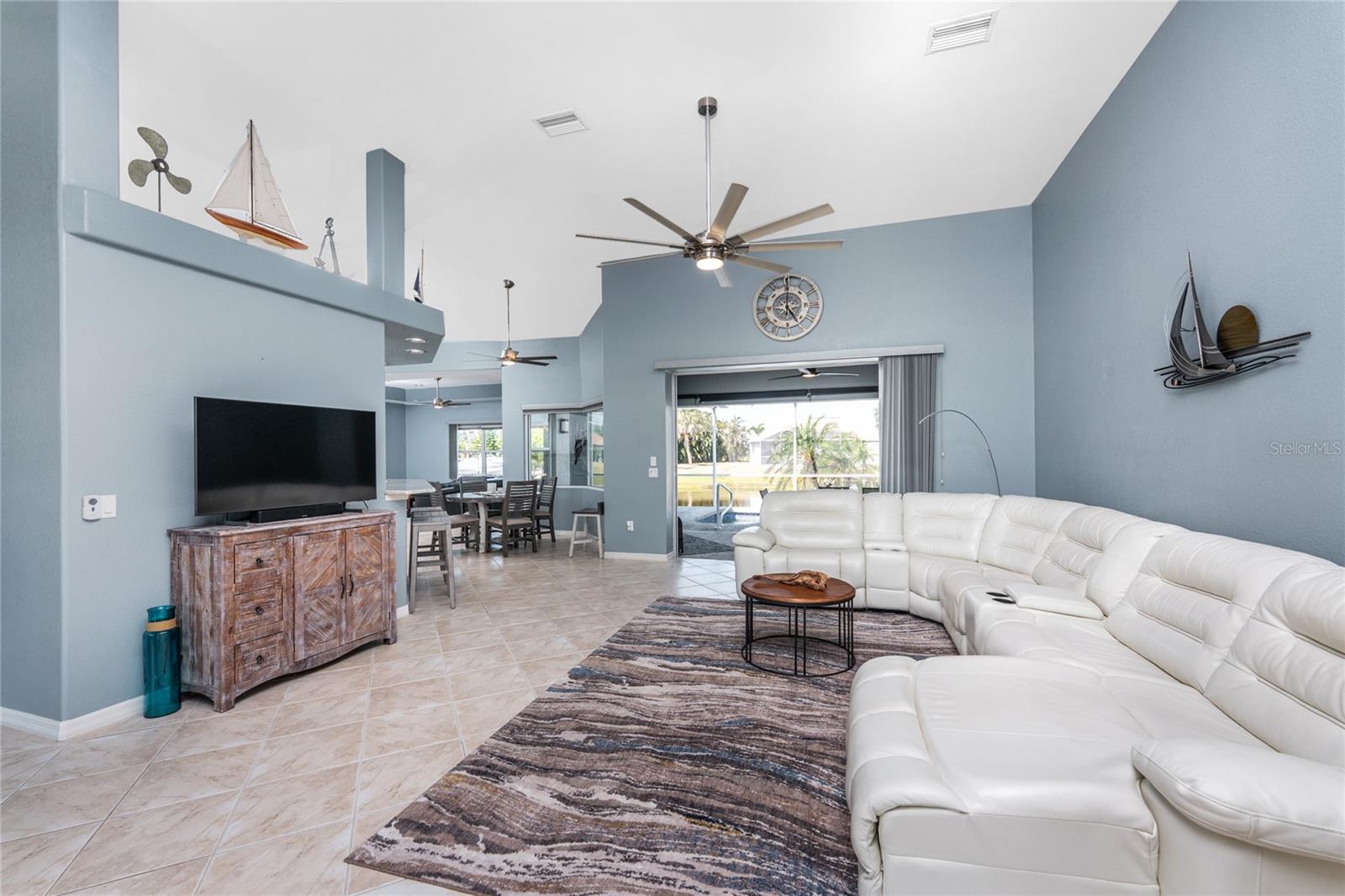 15674 APPLEWHITE CIR, PORT CHARLOTTE, FL, 33981