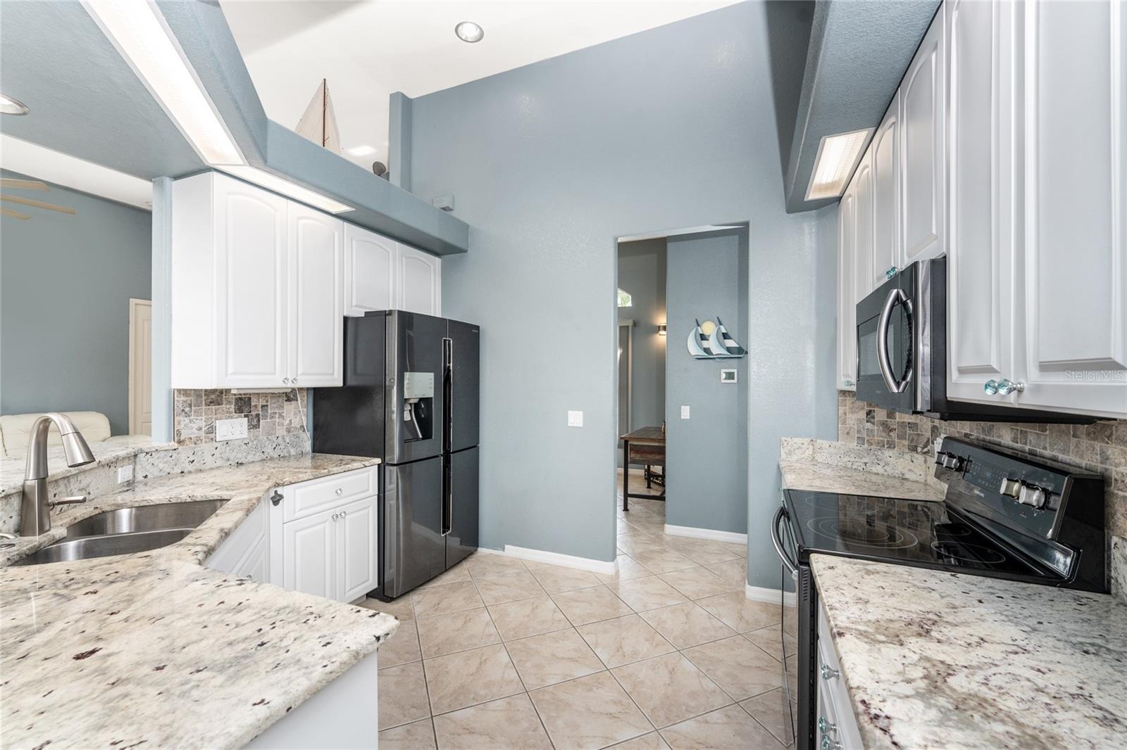 15674 APPLEWHITE CIR, PORT CHARLOTTE, FL, 33981