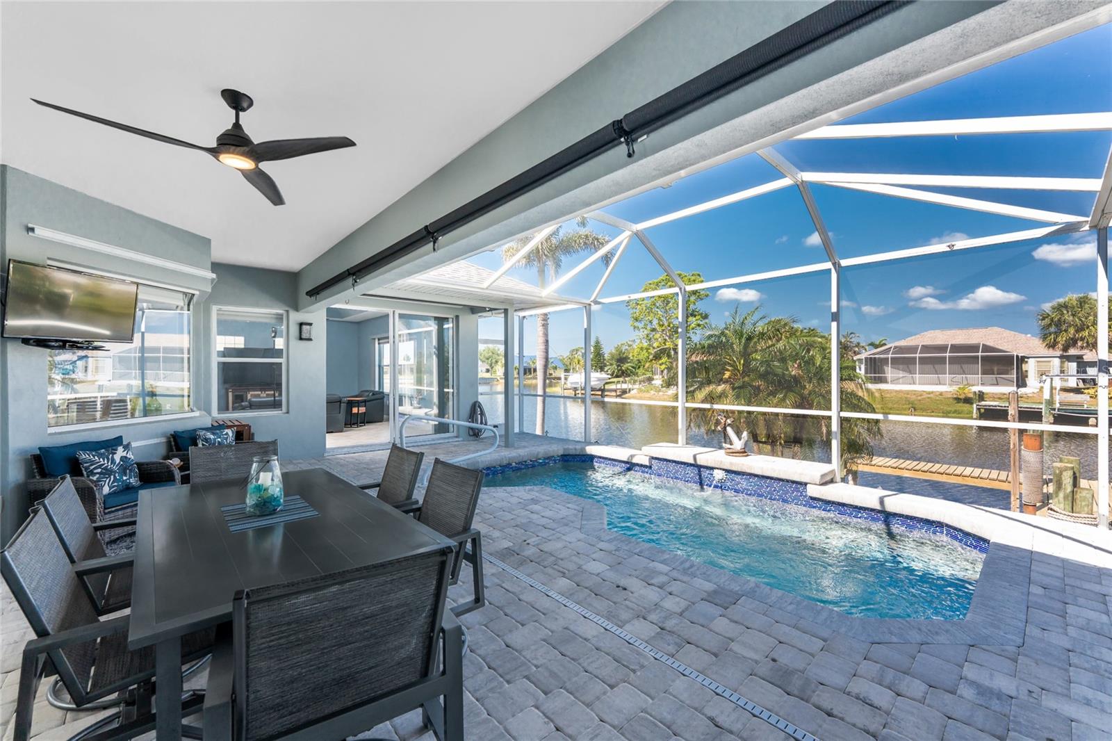 15674 APPLEWHITE CIR, PORT CHARLOTTE, FL, 33981