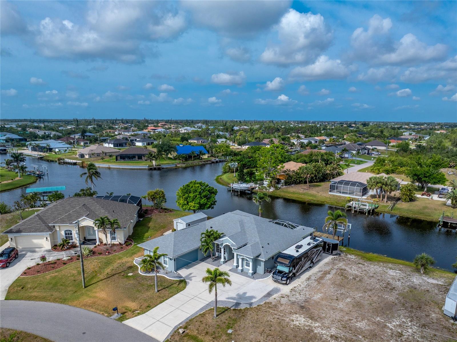 15674 APPLEWHITE CIR, PORT CHARLOTTE, FL, 33981