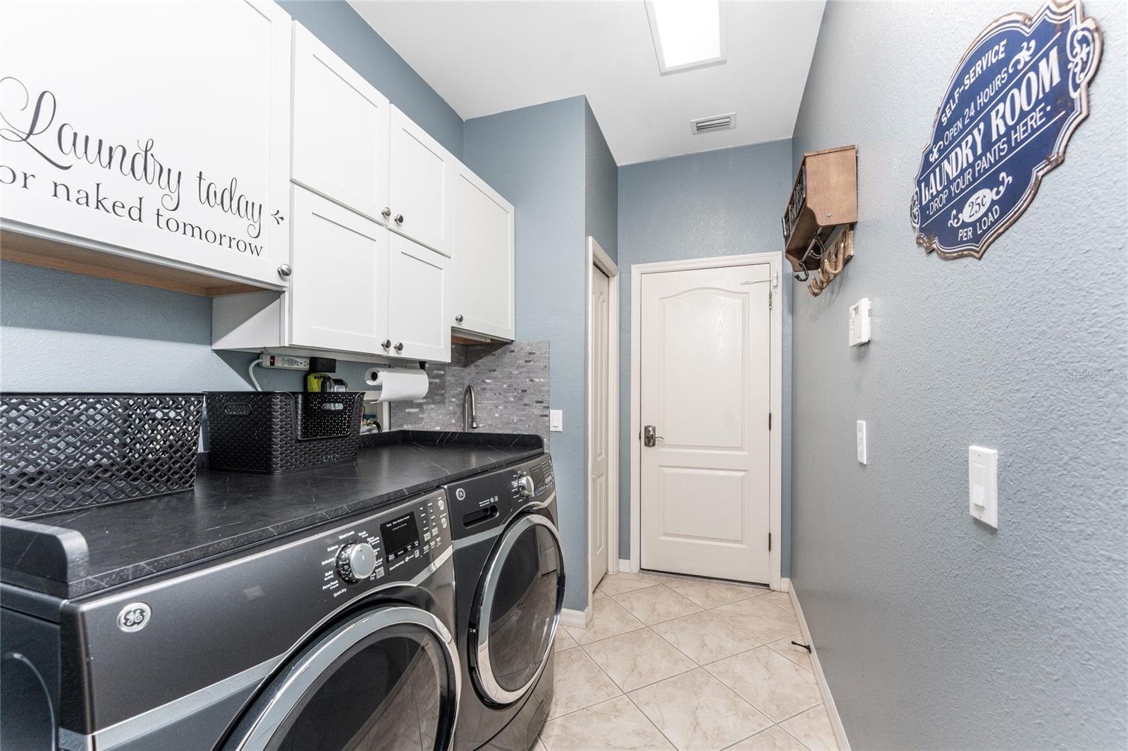 15674 APPLEWHITE CIR, PORT CHARLOTTE, FL, 33981