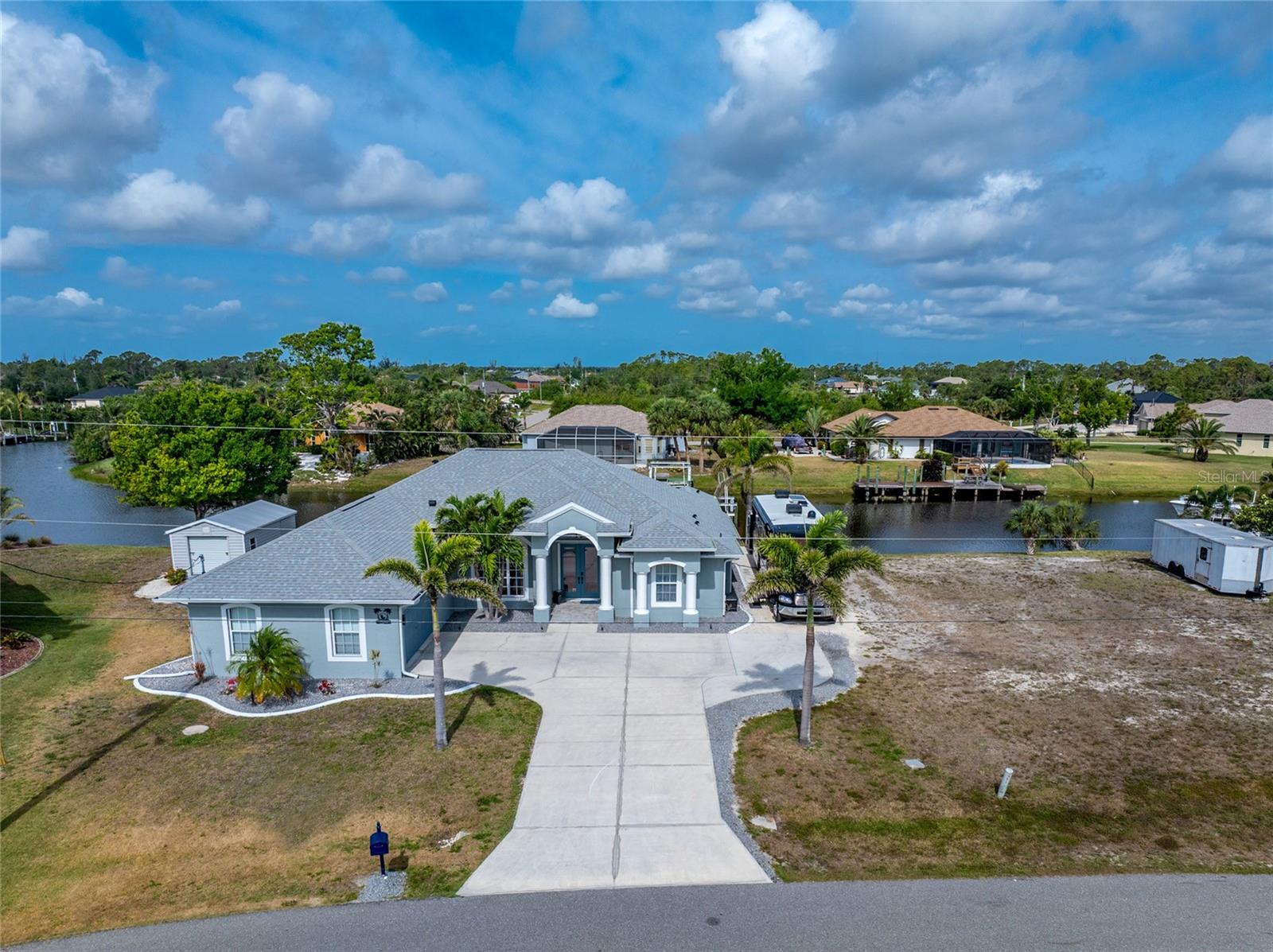 15674 APPLEWHITE CIR, PORT CHARLOTTE, FL, 33981