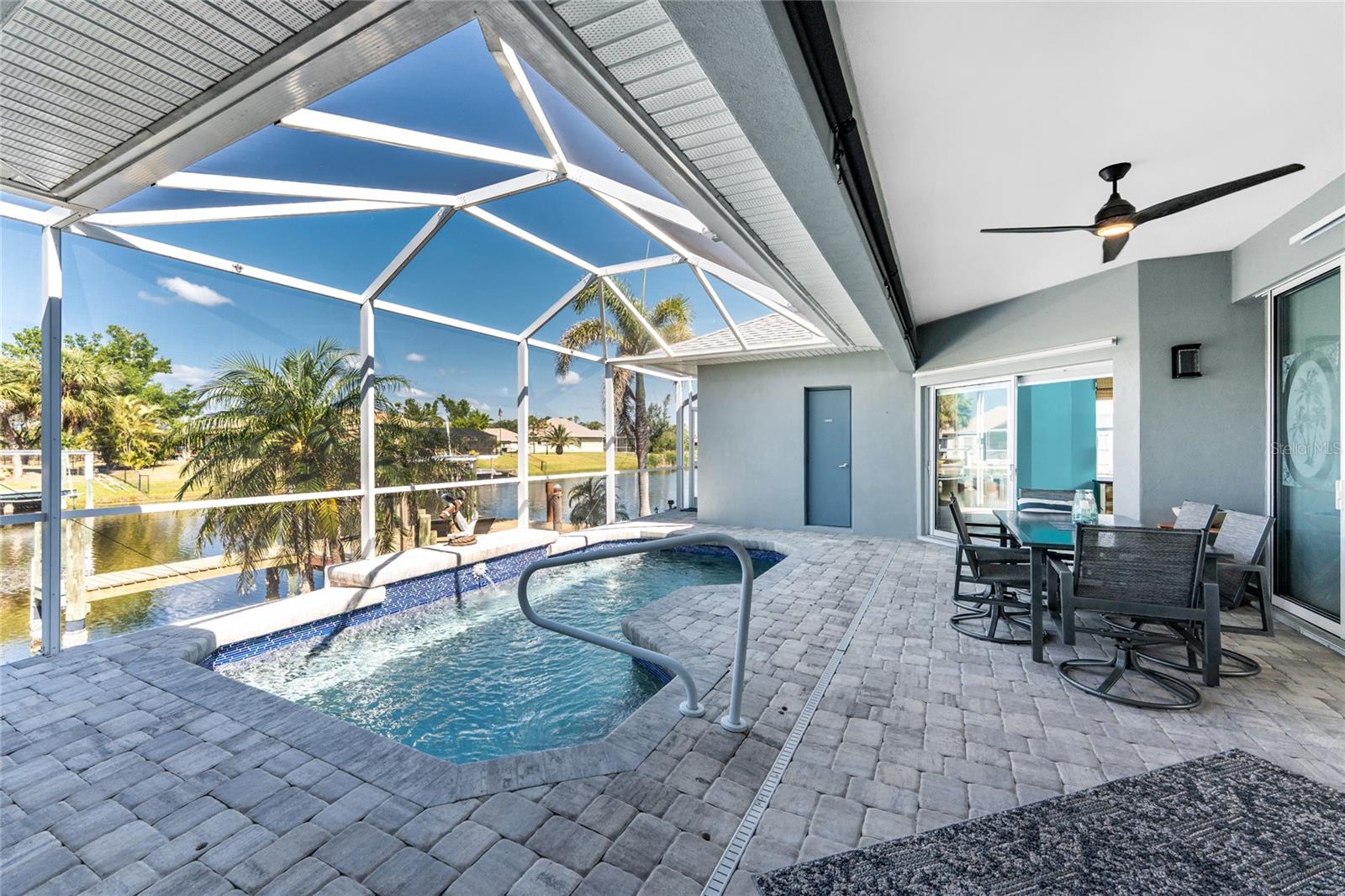 15674 APPLEWHITE CIR, PORT CHARLOTTE, FL, 33981