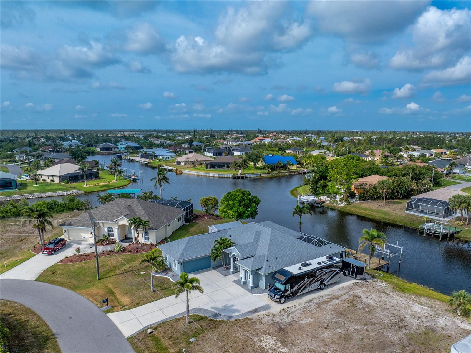 15674 APPLEWHITE CIR, PORT CHARLOTTE, FL, 33981