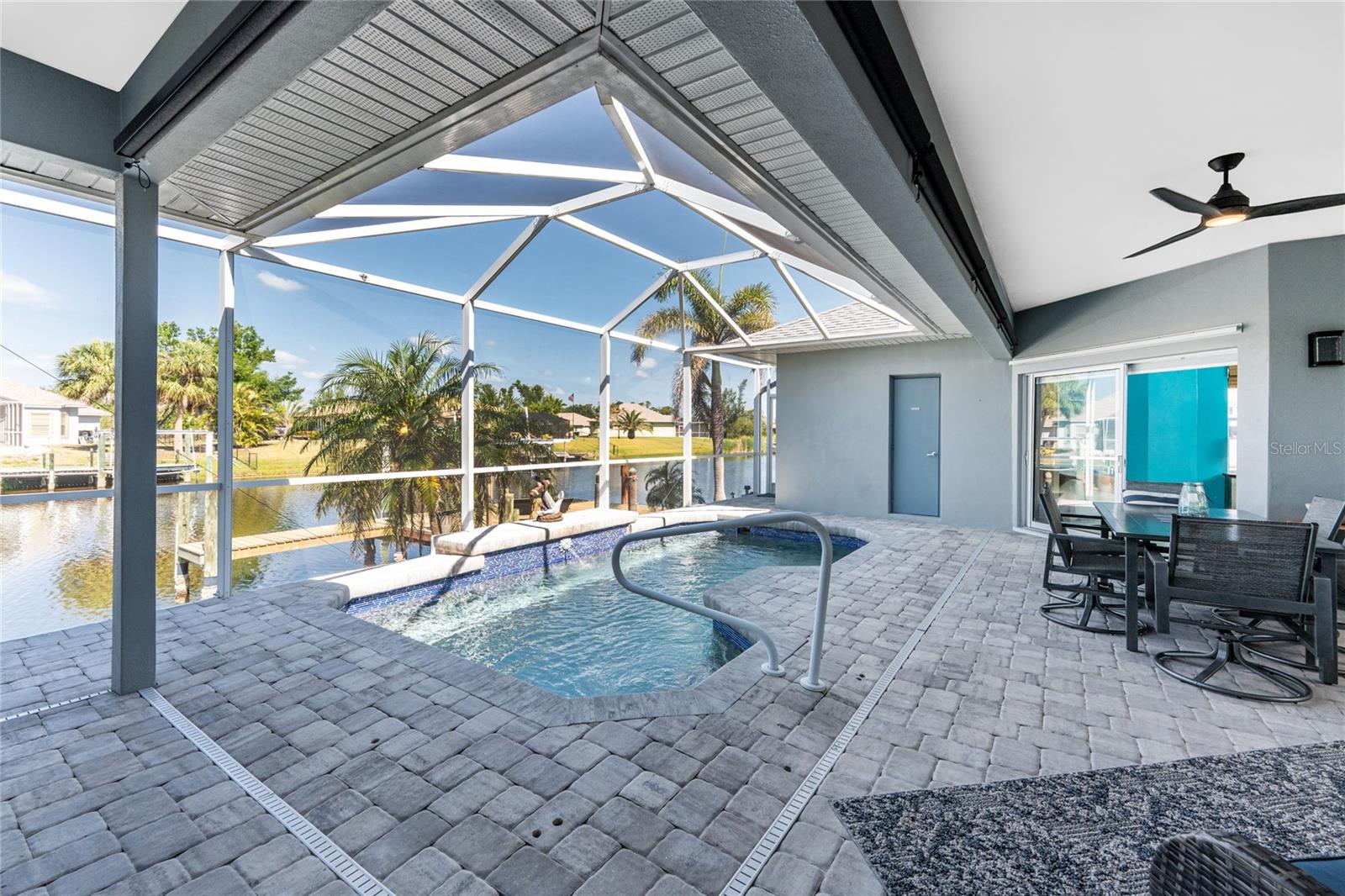 15674 APPLEWHITE CIR, PORT CHARLOTTE, FL, 33981