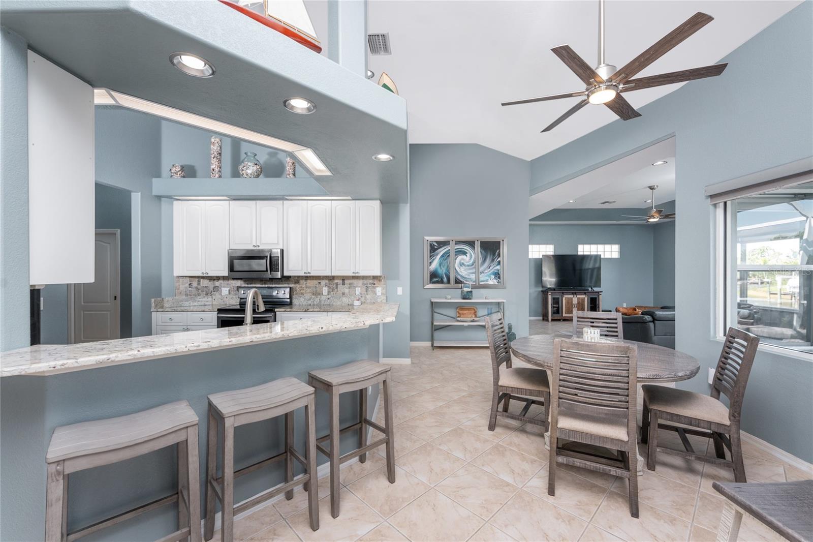 15674 APPLEWHITE CIR, PORT CHARLOTTE, FL, 33981