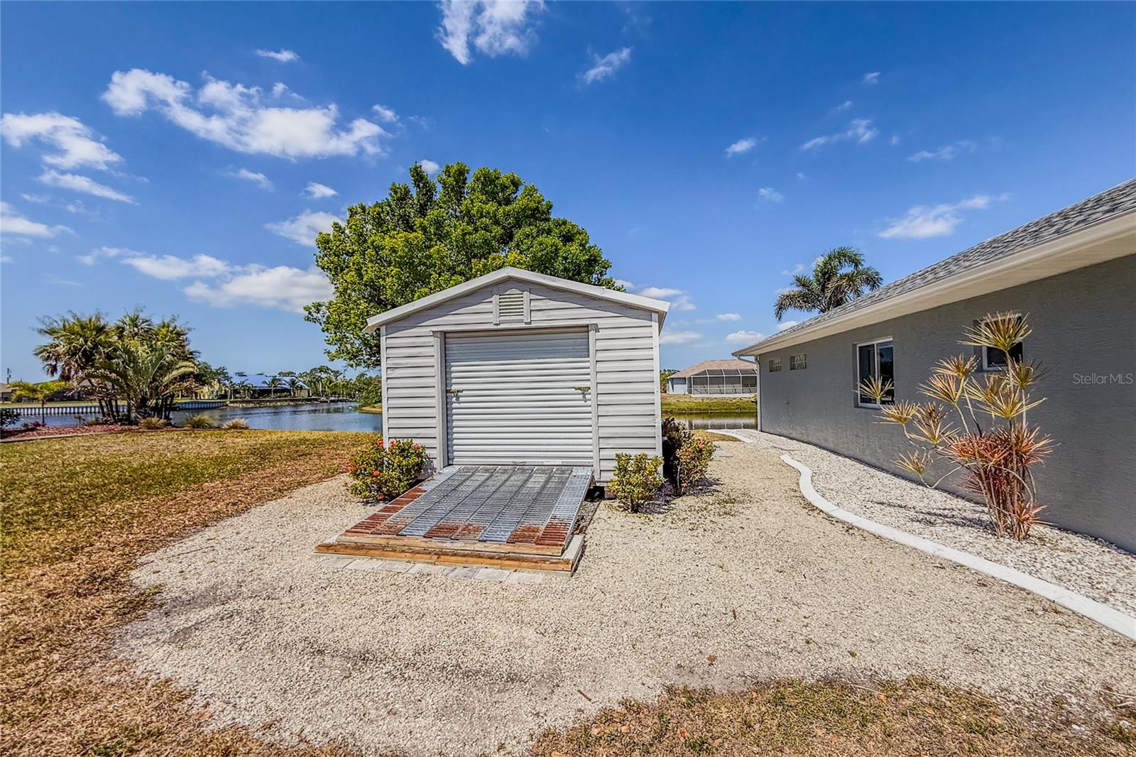 15674 APPLEWHITE CIR, PORT CHARLOTTE, FL, 33981