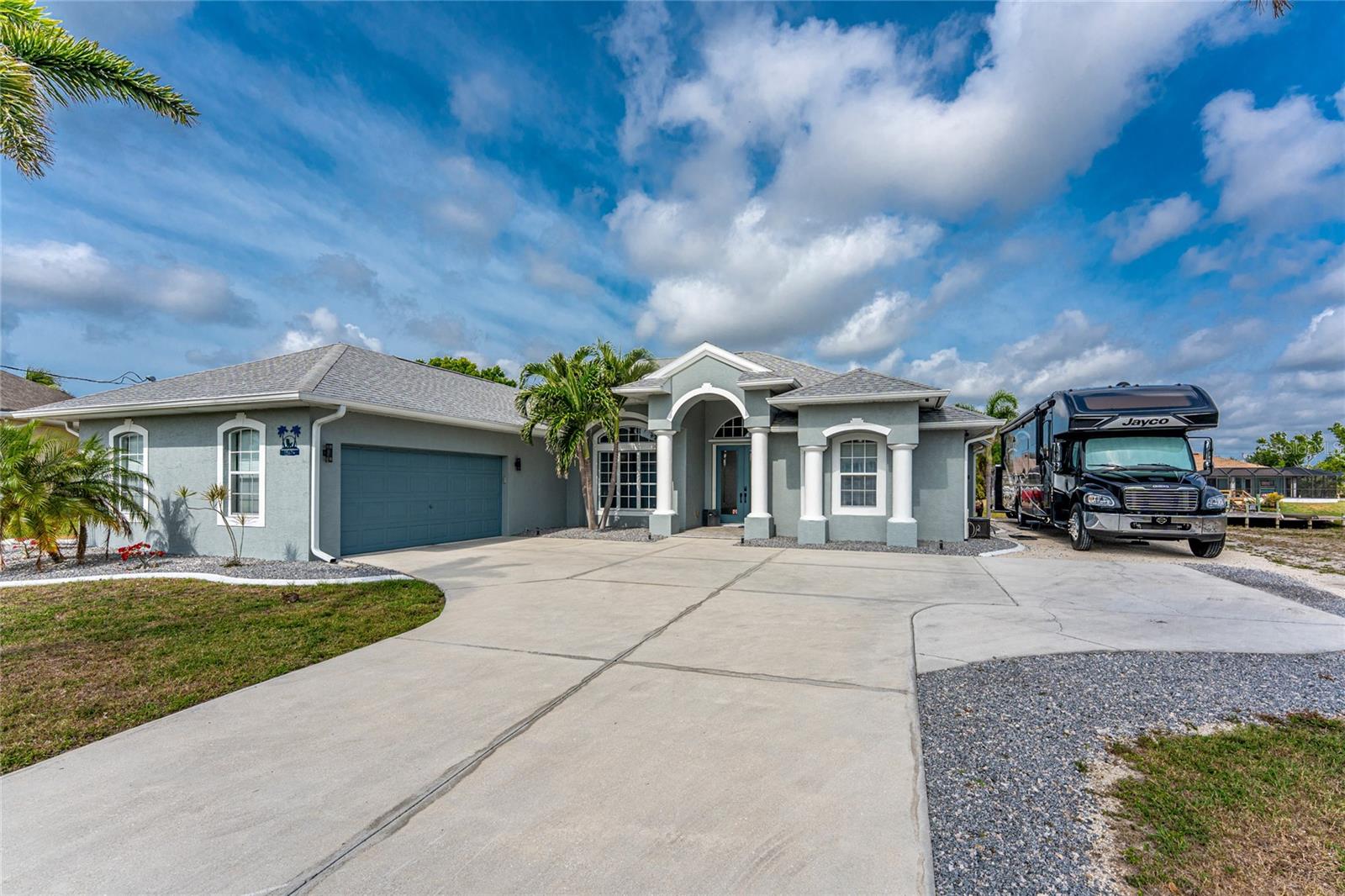 15674 APPLEWHITE CIR, PORT CHARLOTTE, FL, 33981