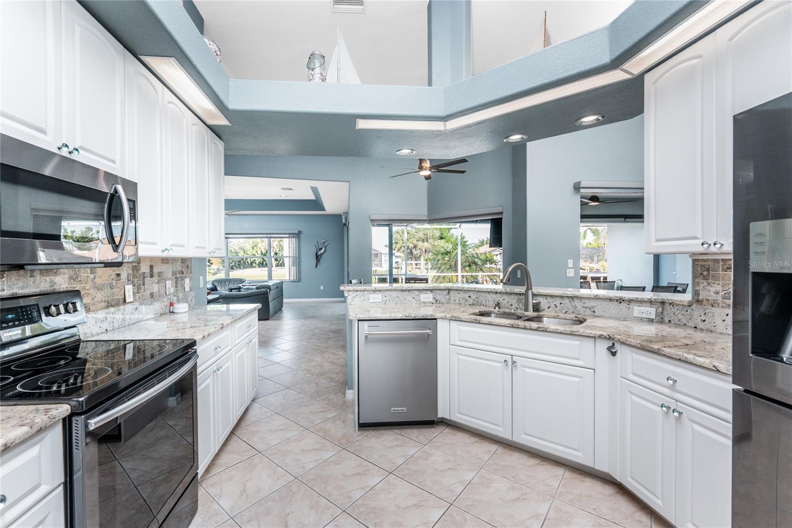 15674 APPLEWHITE CIR, PORT CHARLOTTE, FL, 33981