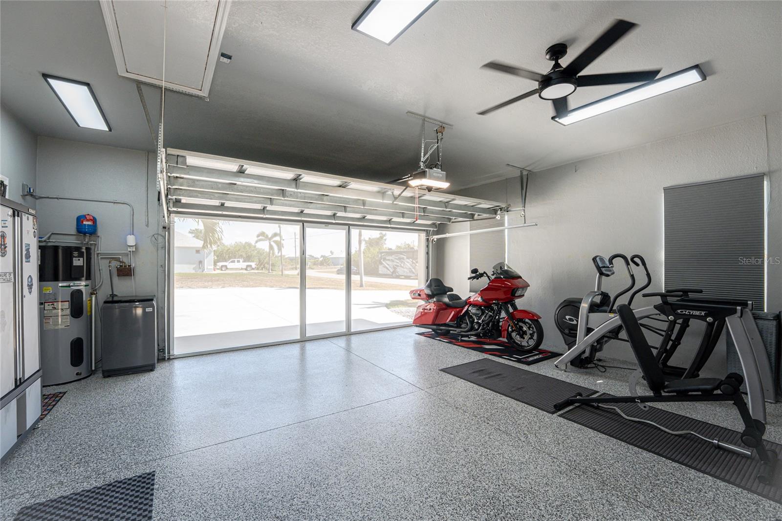 15674 APPLEWHITE CIR, PORT CHARLOTTE, FL, 33981