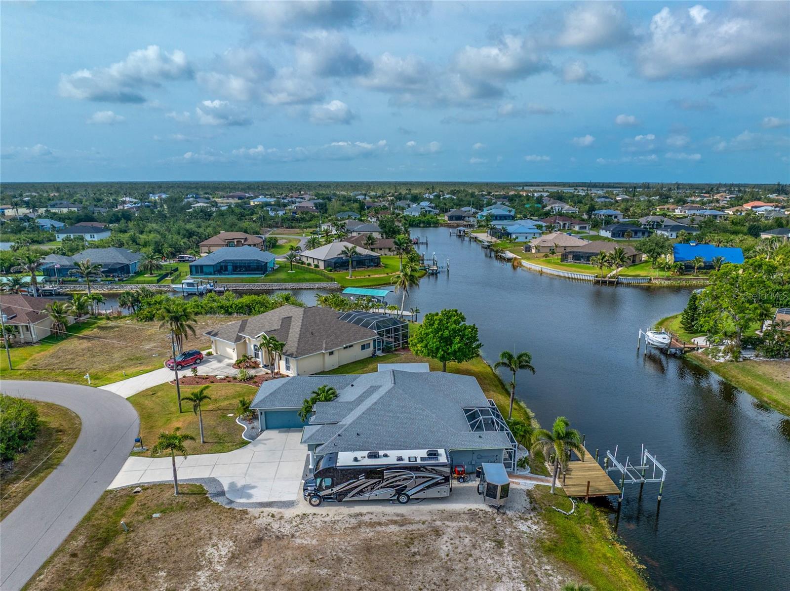 15674 APPLEWHITE CIR, PORT CHARLOTTE, FL, 33981