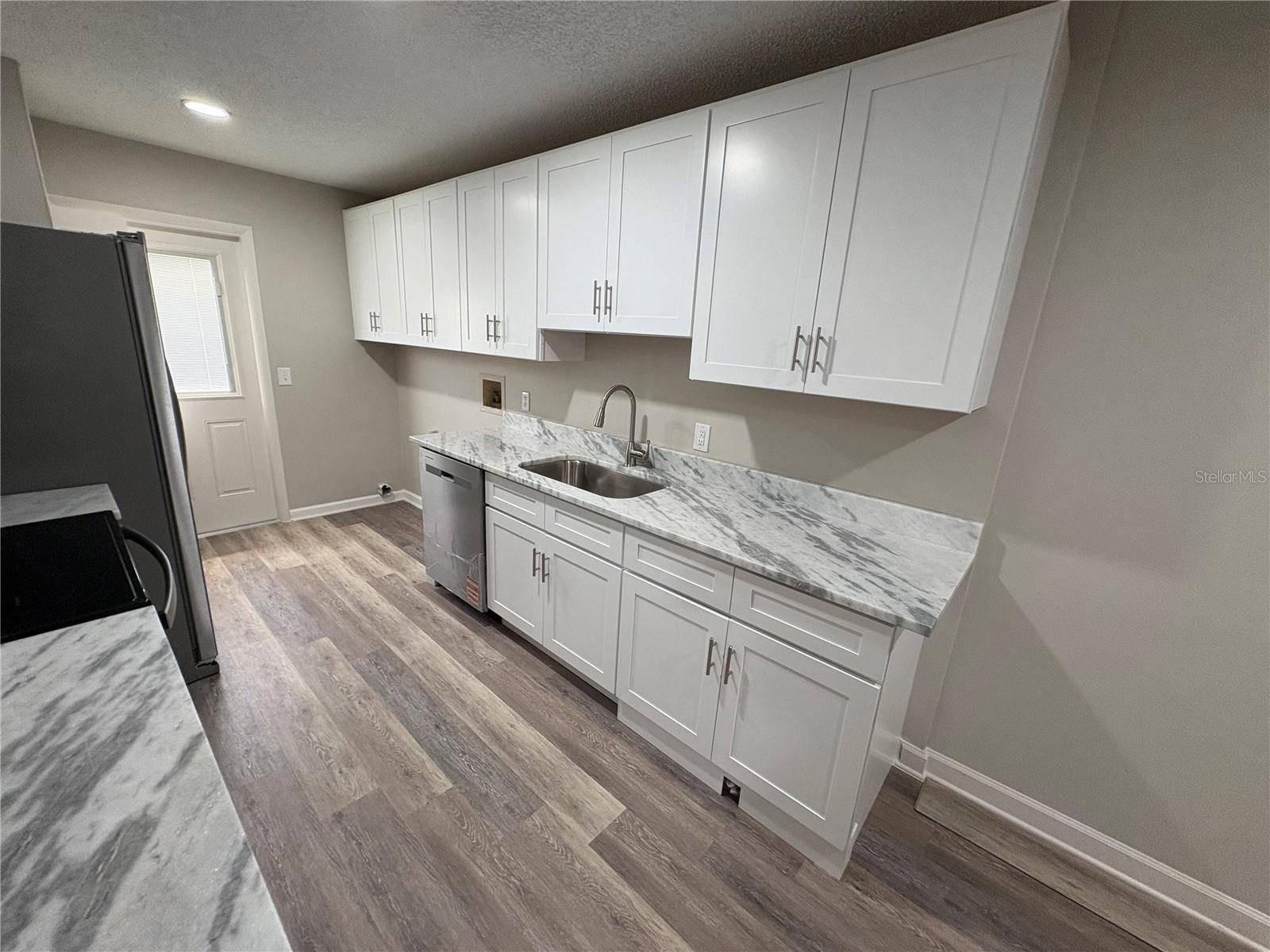 459 W ROSEWOOD LN, TAVARES, FL, 32778