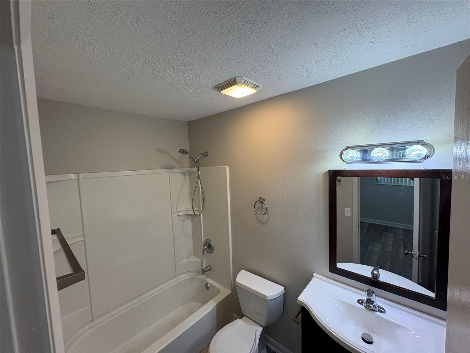 459 W ROSEWOOD LN, TAVARES, FL, 32778