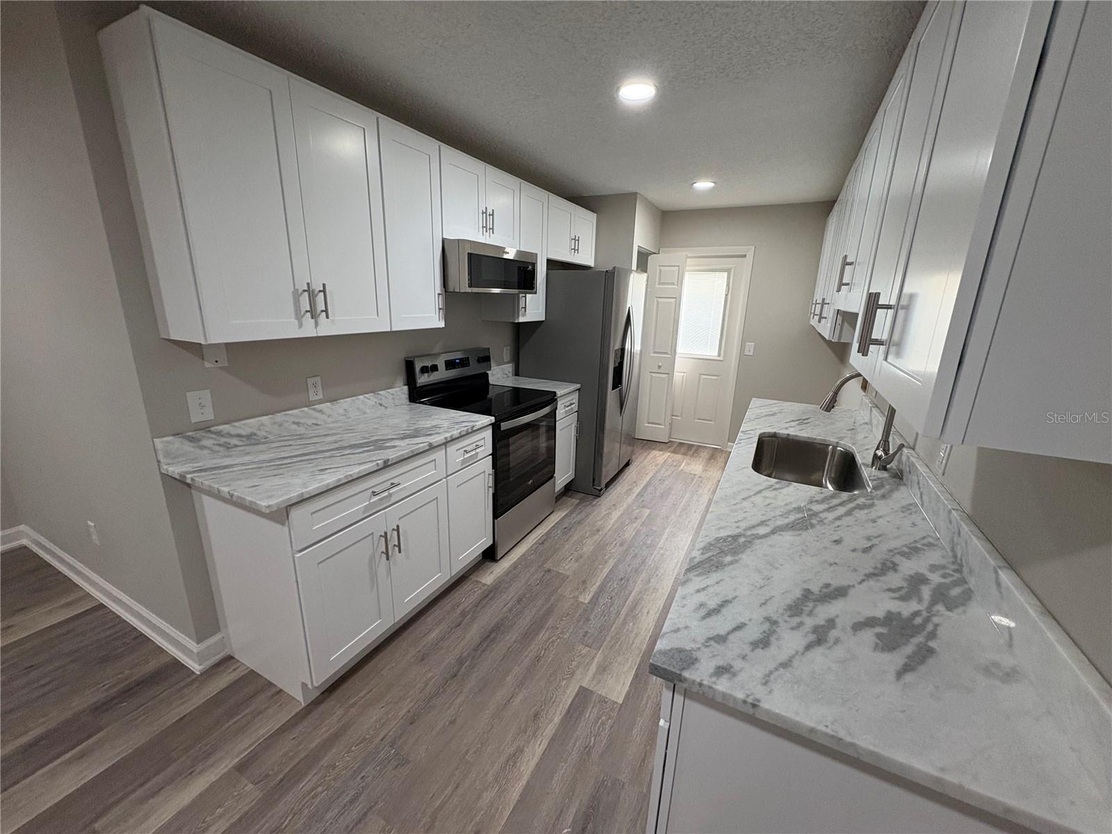 459 W ROSEWOOD LN, TAVARES, FL, 32778