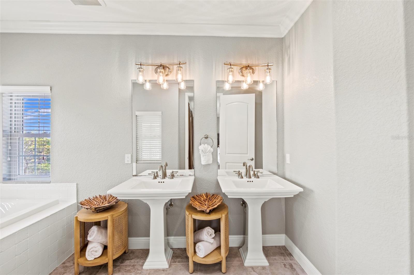 159 CRESCENT DR, ANNA MARIA, FL, 34216