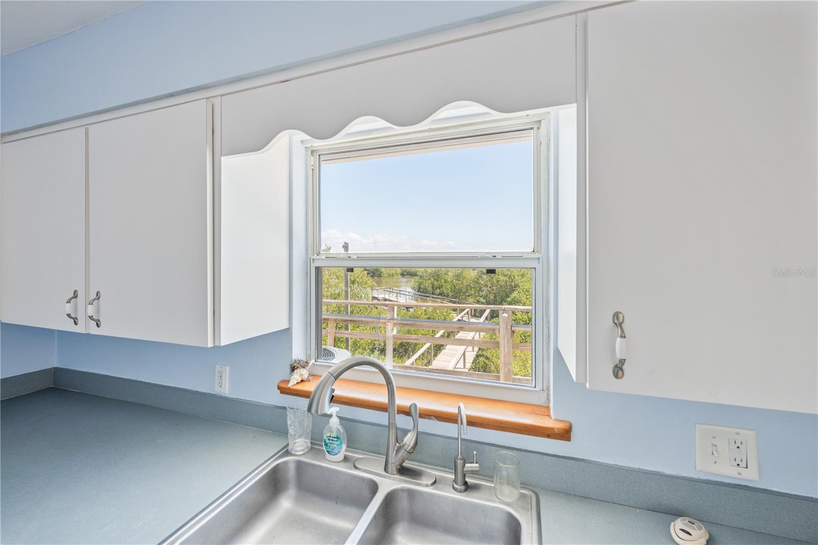 12410 CEDAR ST, CEDAR KEY, FL, 32625