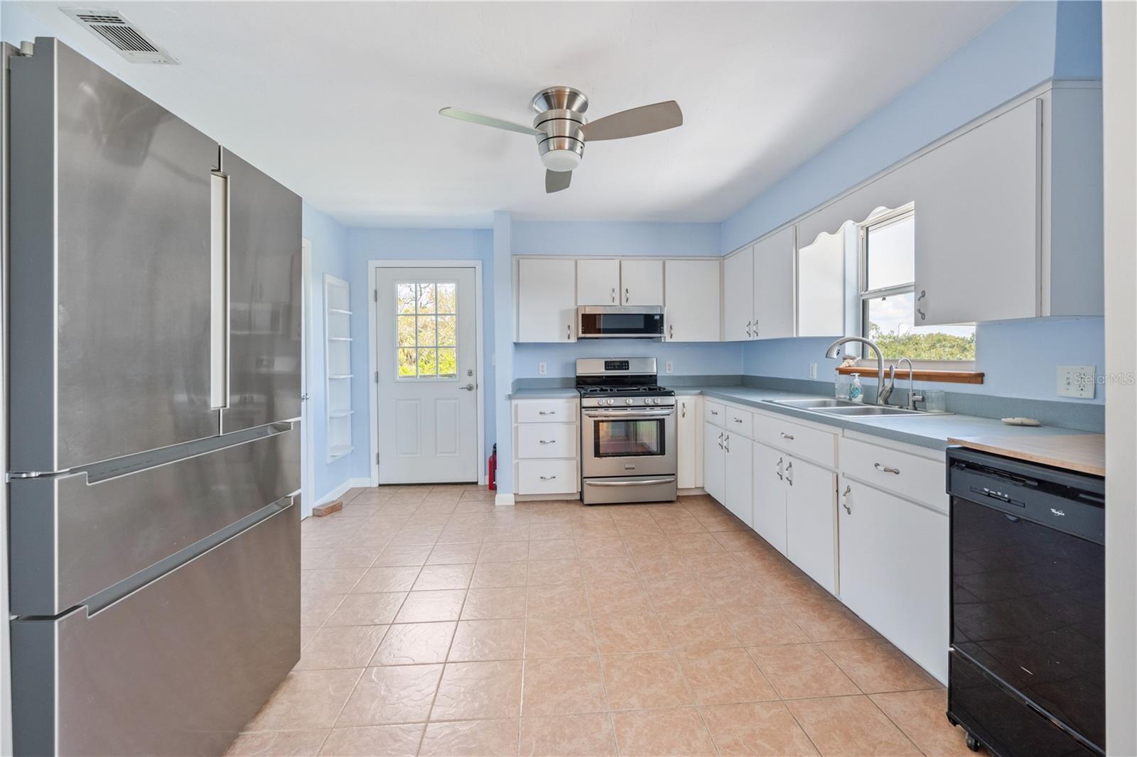 12410 CEDAR ST, CEDAR KEY, FL, 32625