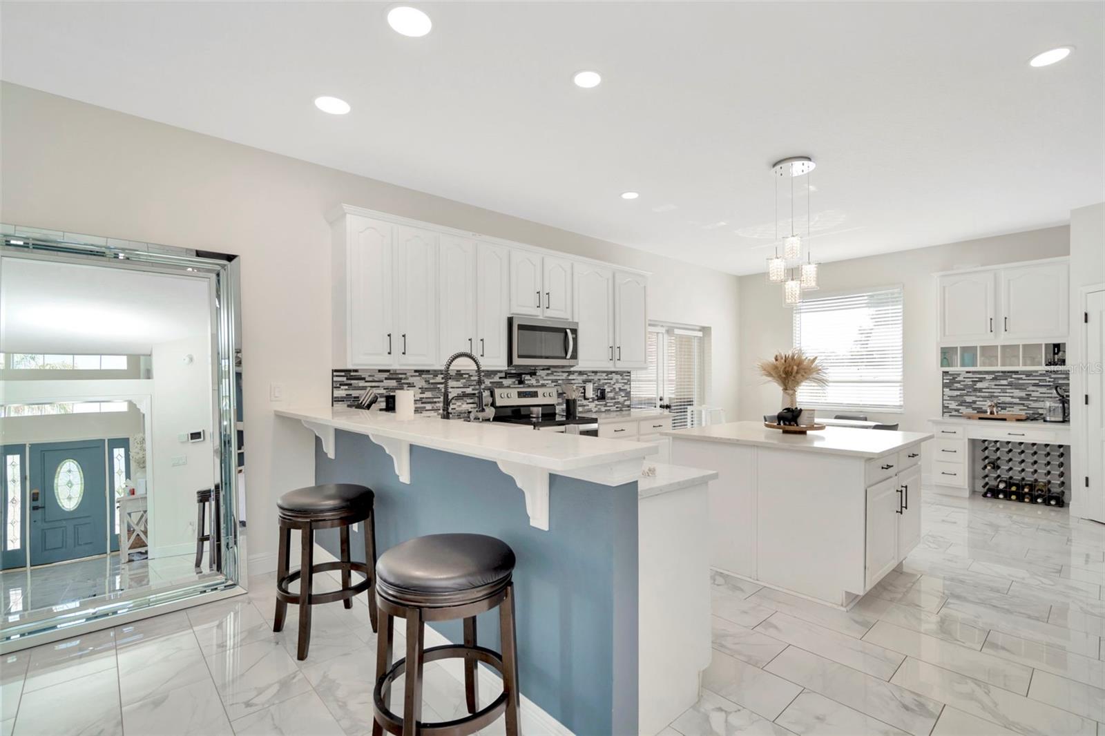 4612 NETHERWOOD DR, TAMPA, FL, 33624