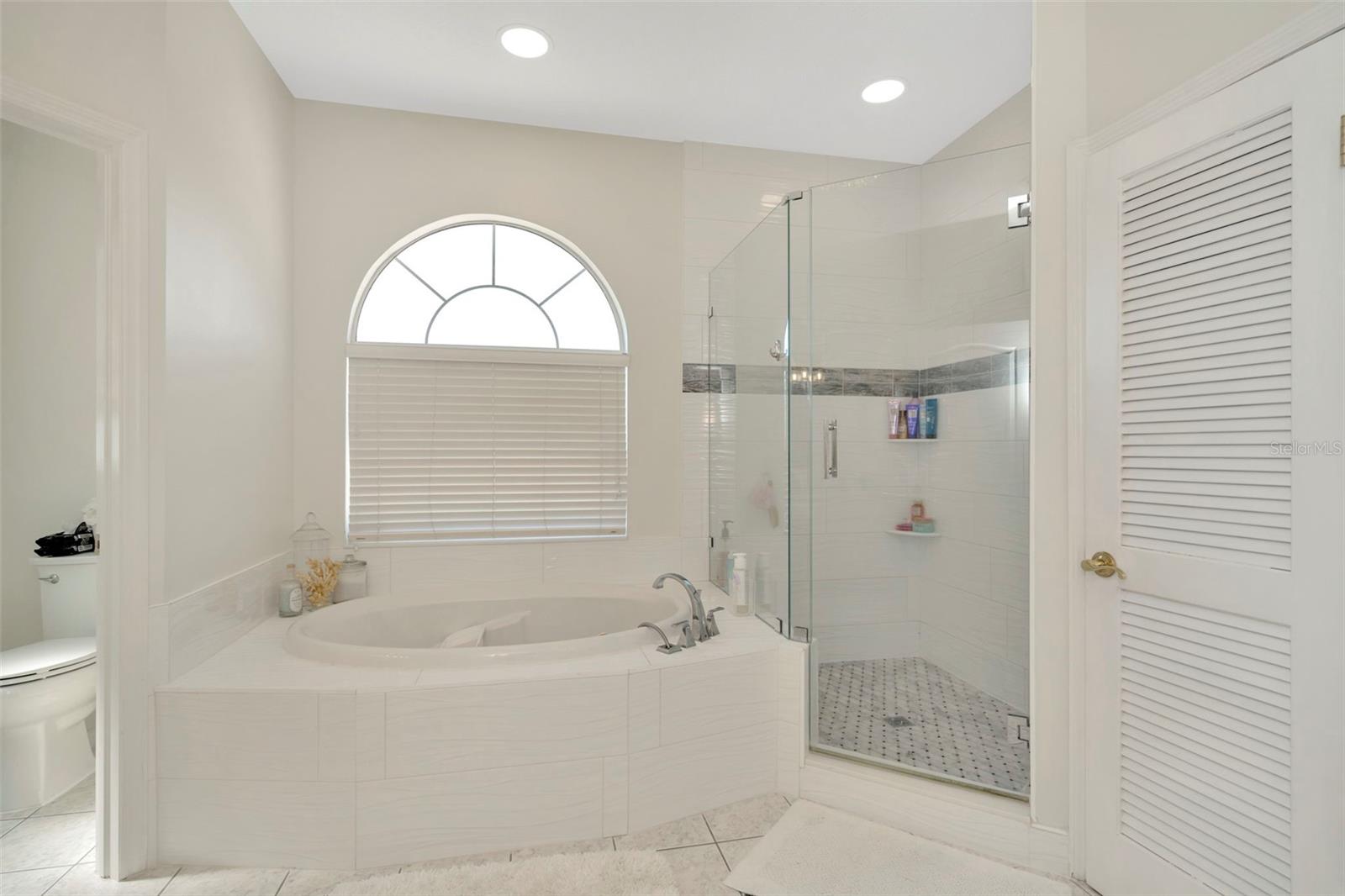 4612 NETHERWOOD DR, TAMPA, FL, 33624