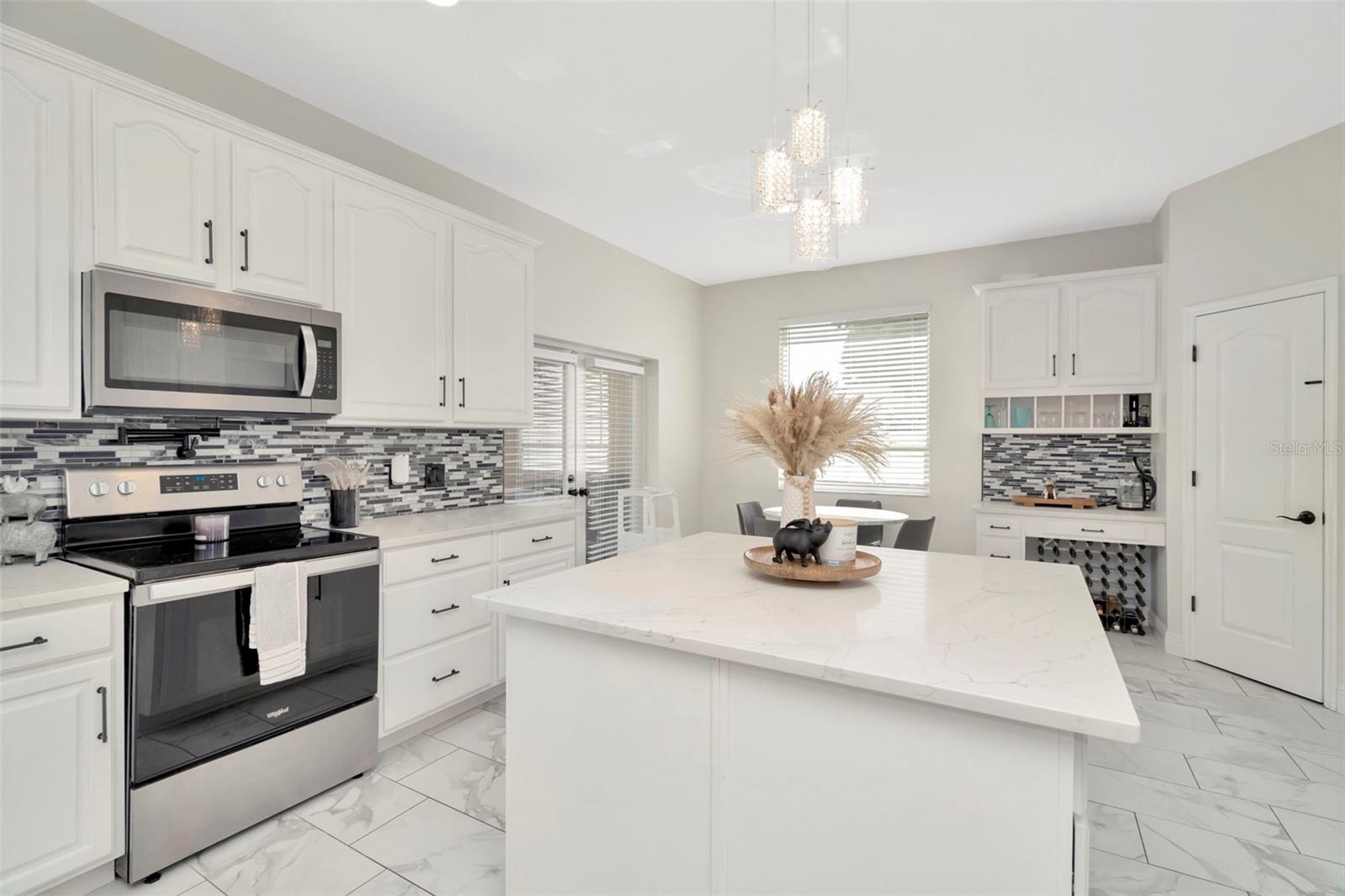 4612 NETHERWOOD DR, TAMPA, FL, 33624