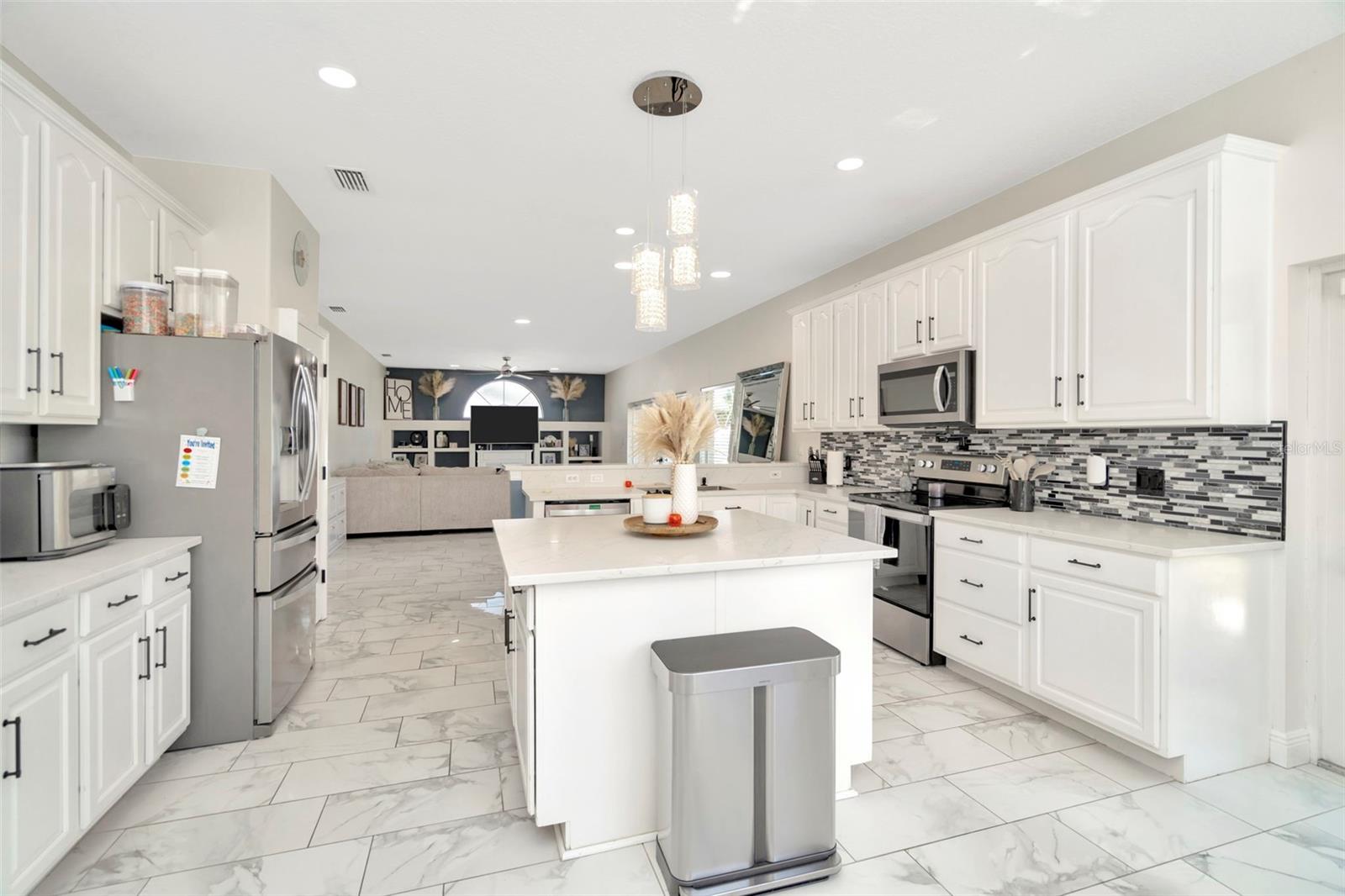 4612 NETHERWOOD DR, TAMPA, FL, 33624