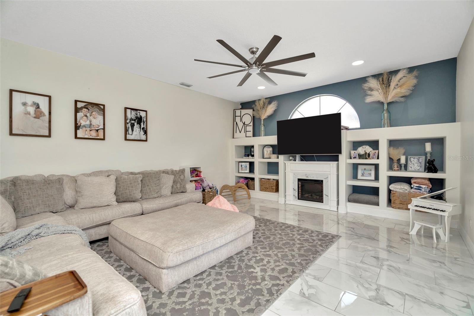 4612 NETHERWOOD DR, TAMPA, FL, 33624