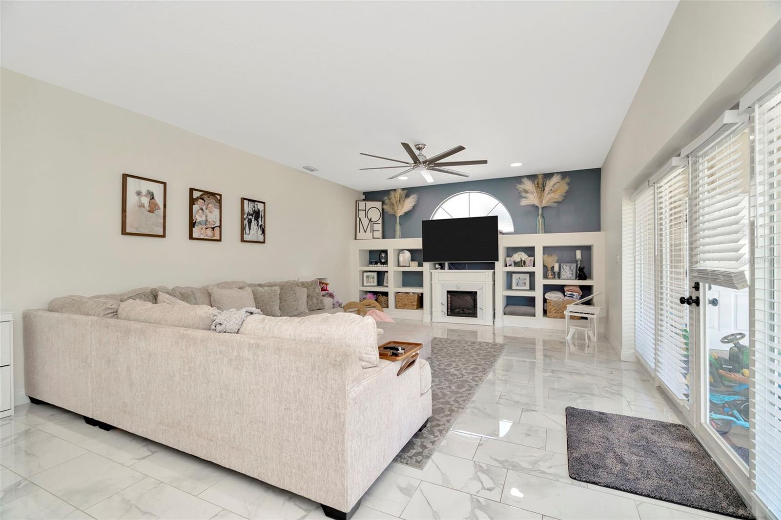 4612 NETHERWOOD DR, TAMPA, FL, 33624