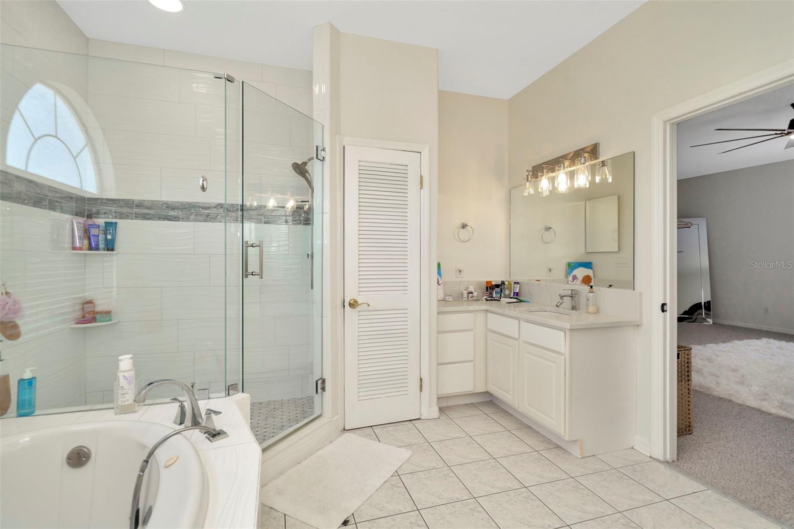 4612 NETHERWOOD DR, TAMPA, FL, 33624