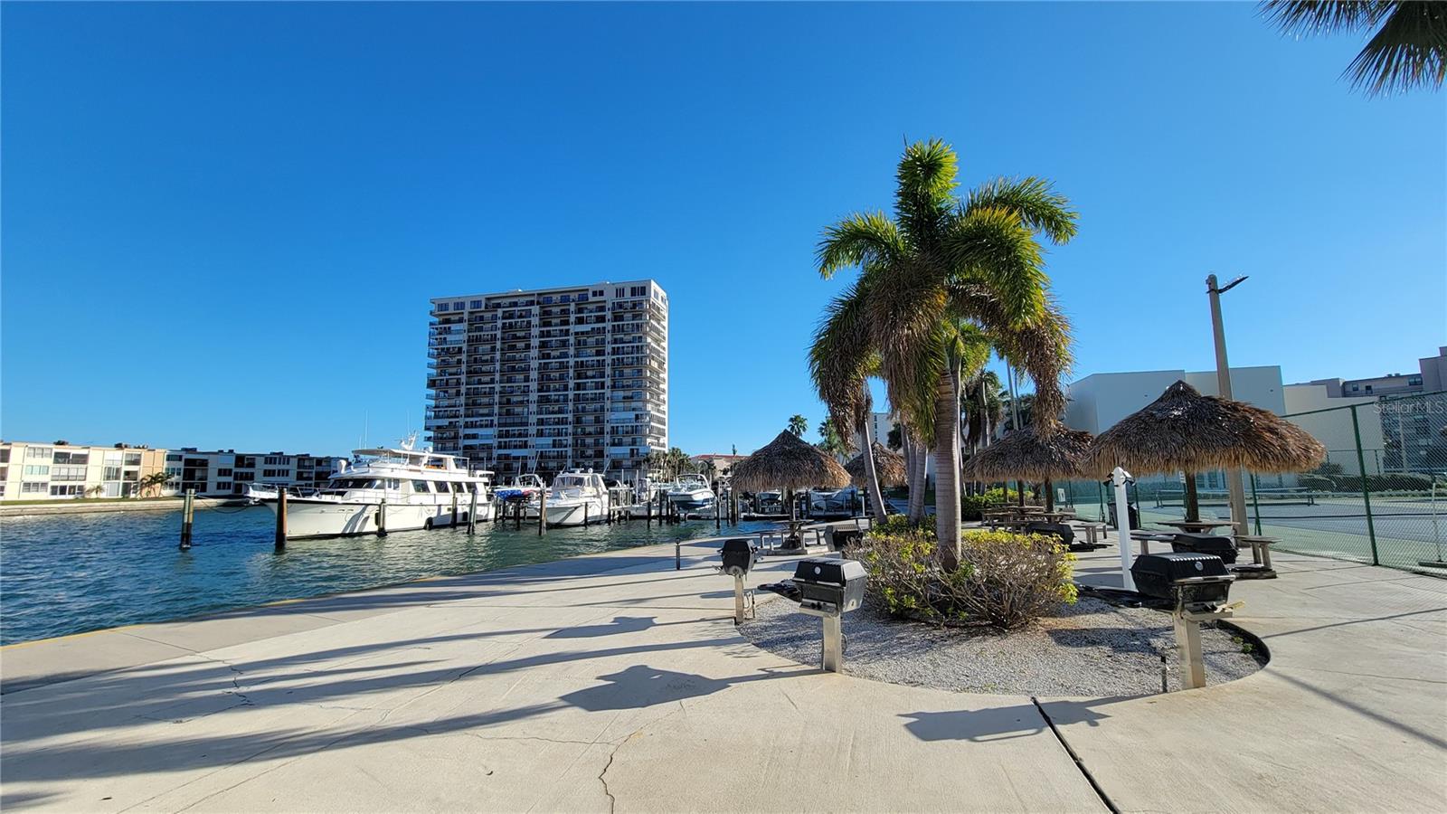 Marina & Tiki Hut Picnic Area with Gas BBQs