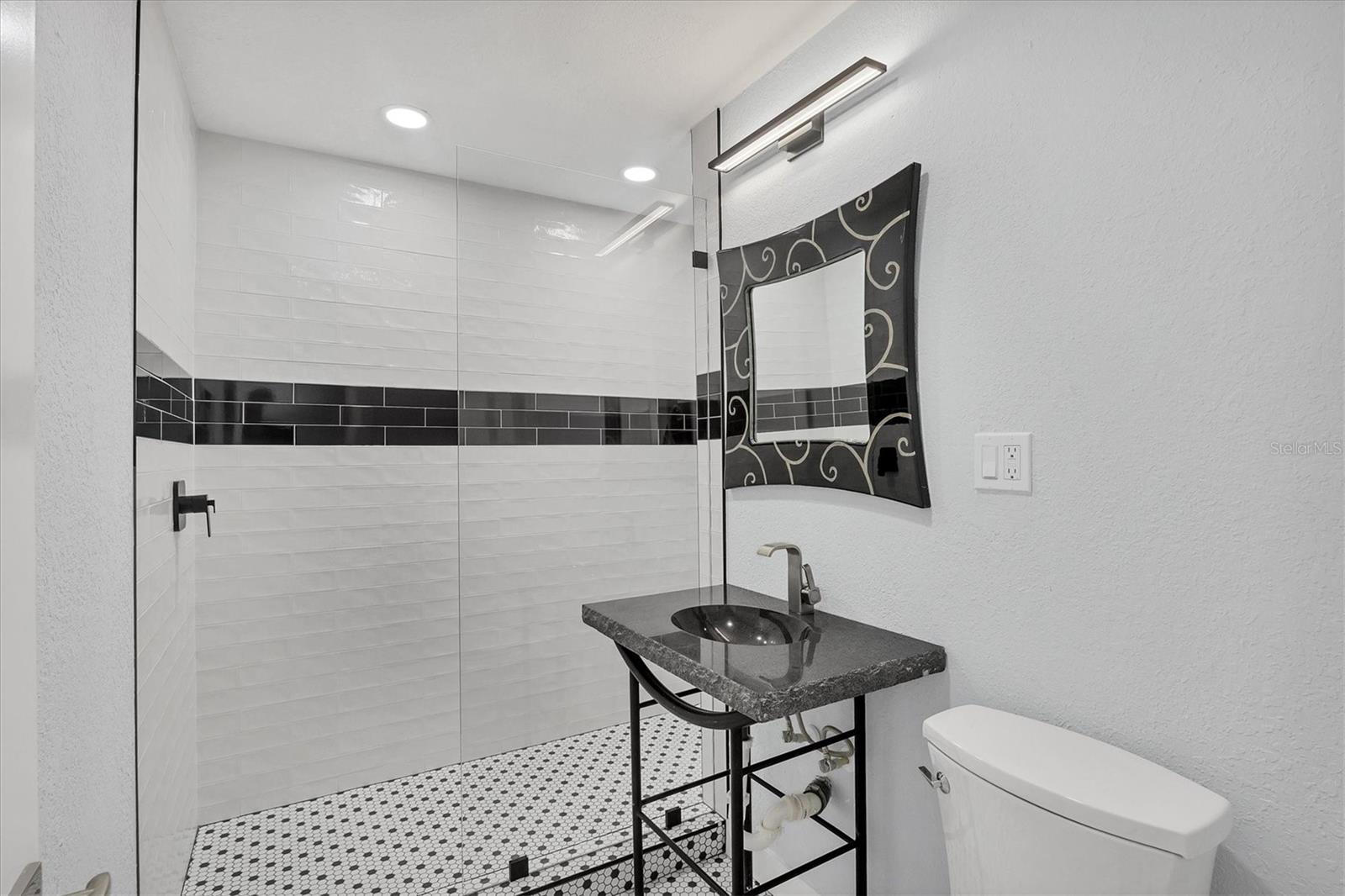 A4649616 Property Photo