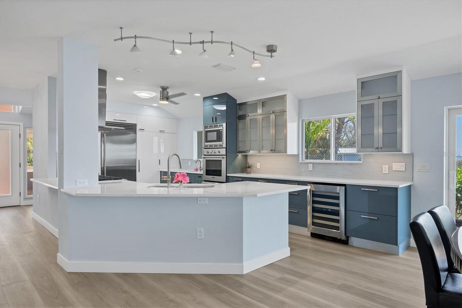 A4649616 Property Photo