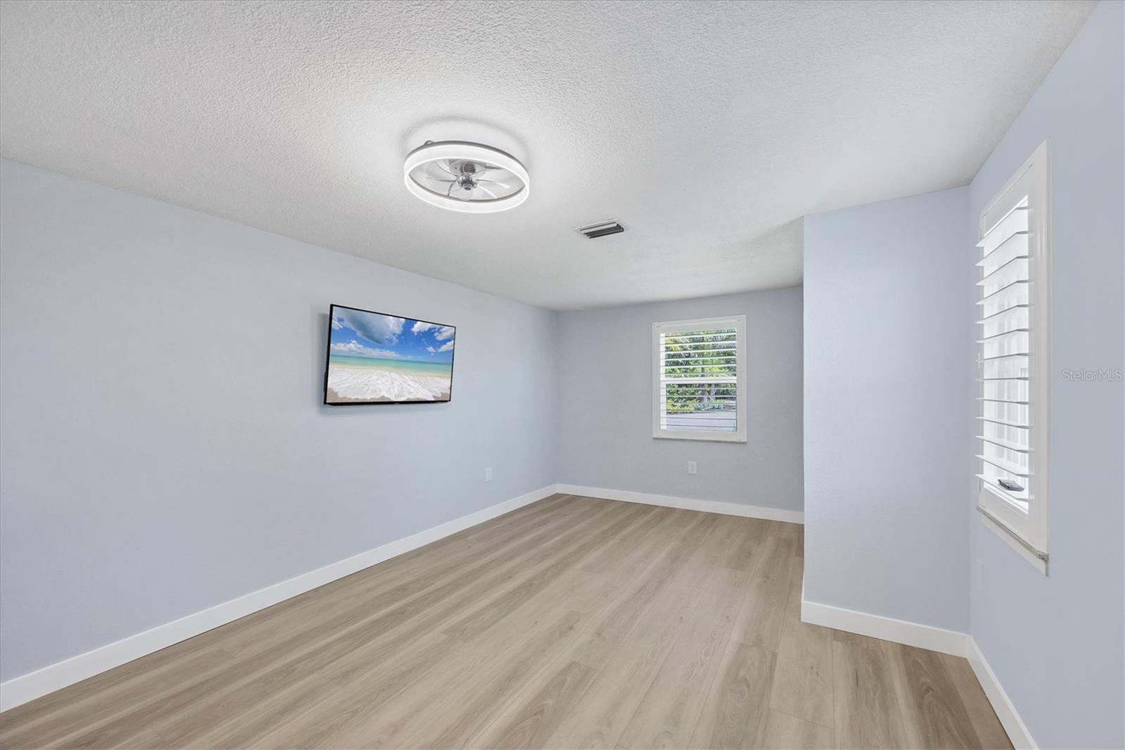 A4649616 Property Photo