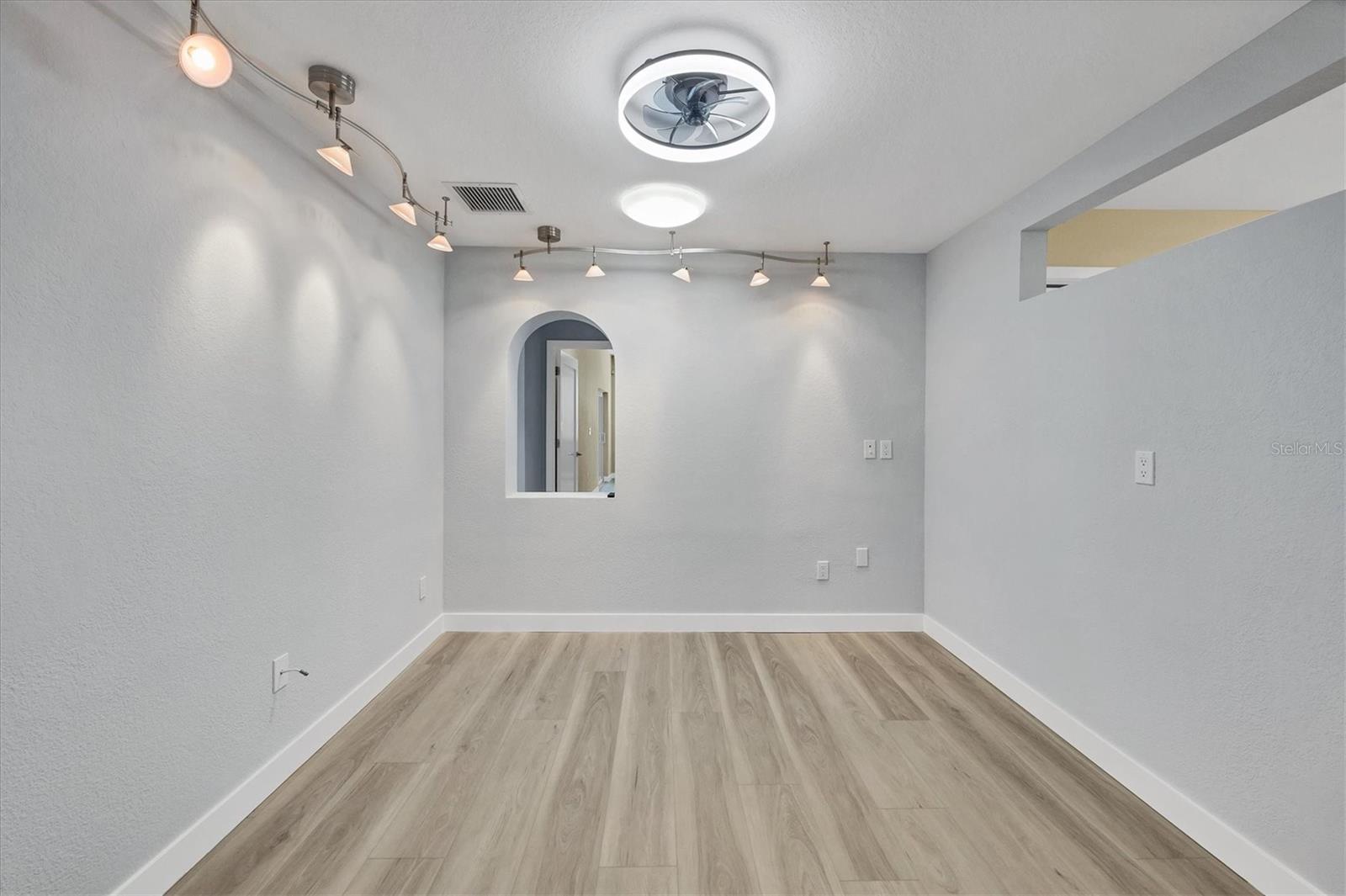 A4649616 Property Photo