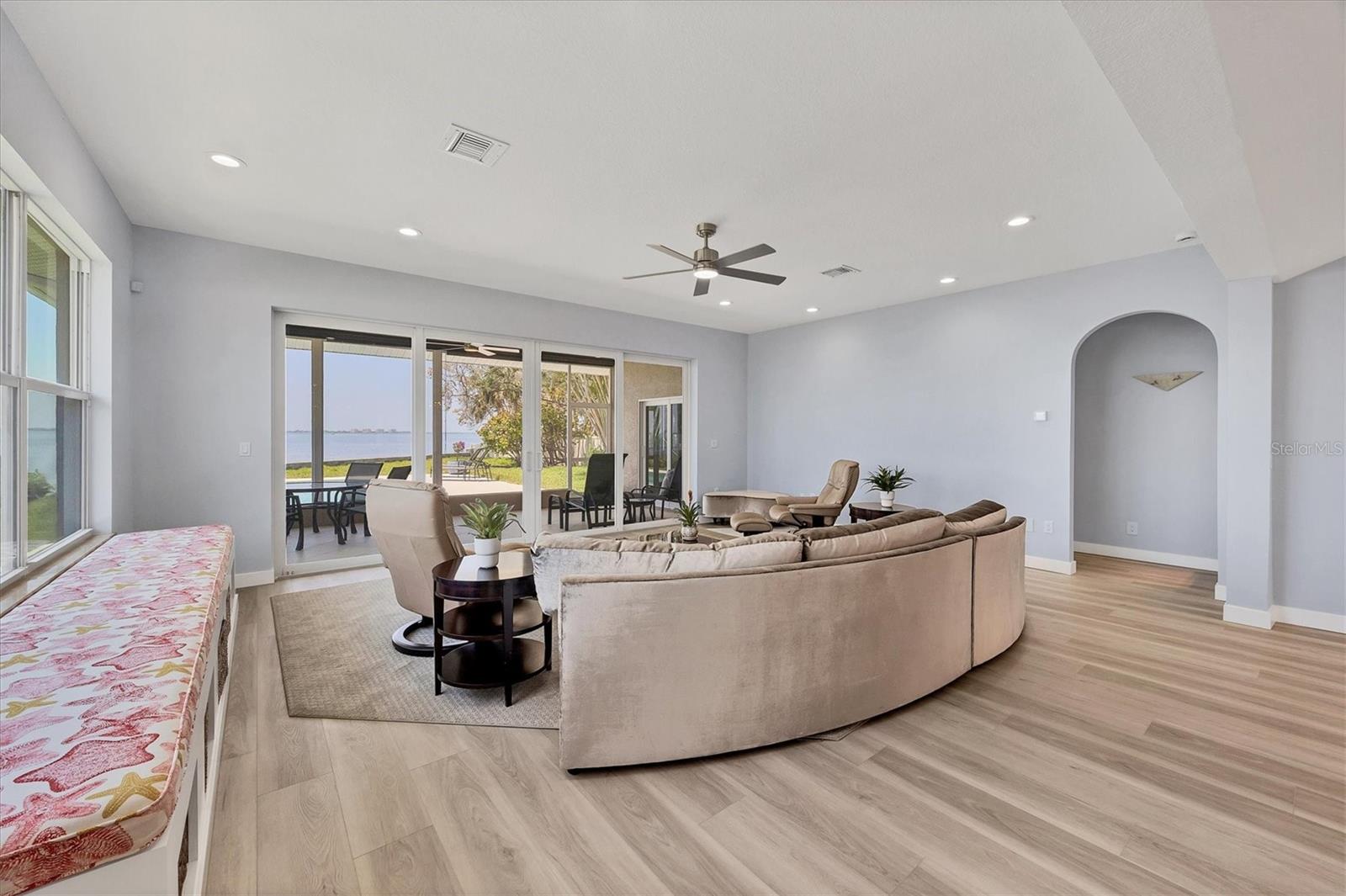 A4649616 Property Photo