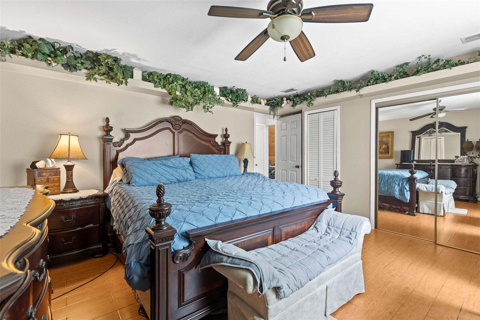 5375 CIRCLE DR, WEEKI WACHEE, FL, 34607