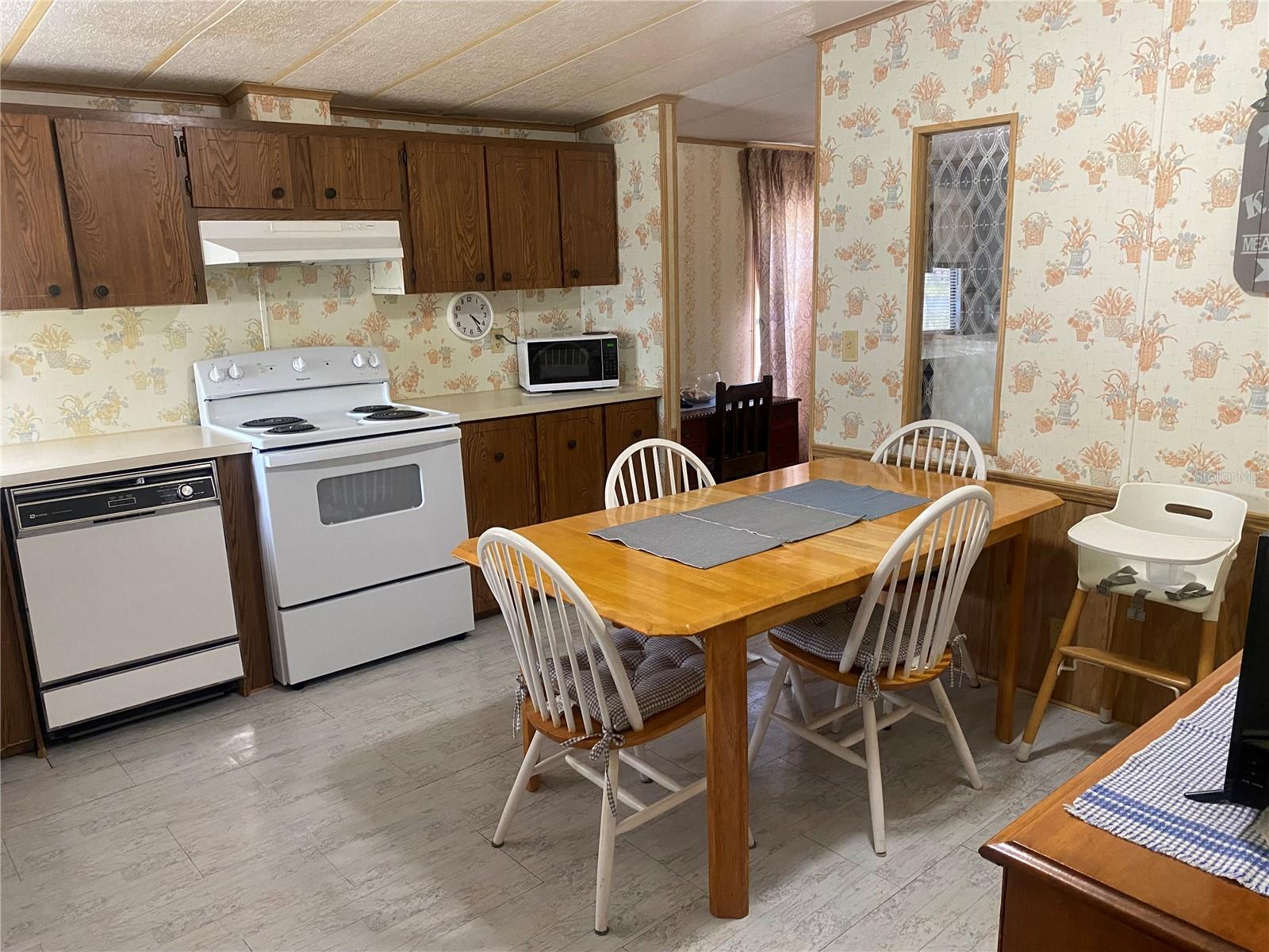 3201 YOUNG RD, PLANT CITY, FL, 33565